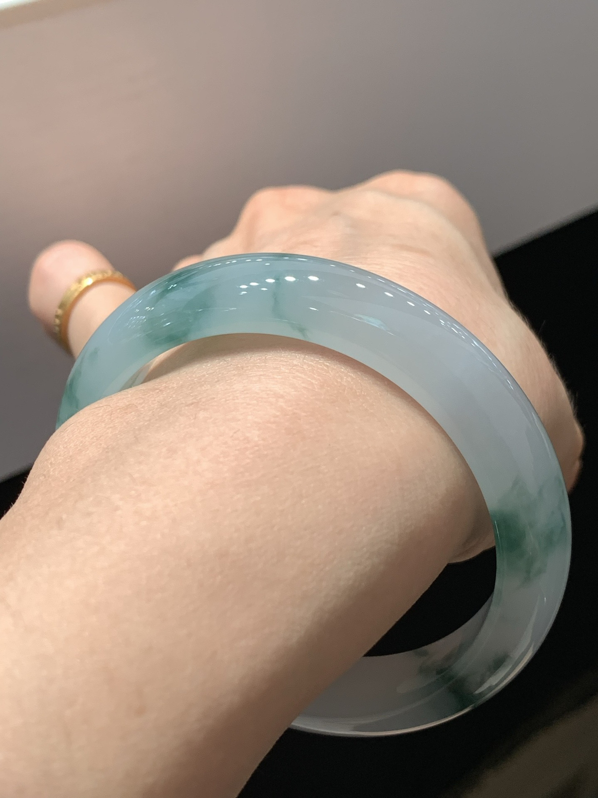 尺寸55.9/12.4/8.2，冰飘花手镯
水润细腻 清新甜美