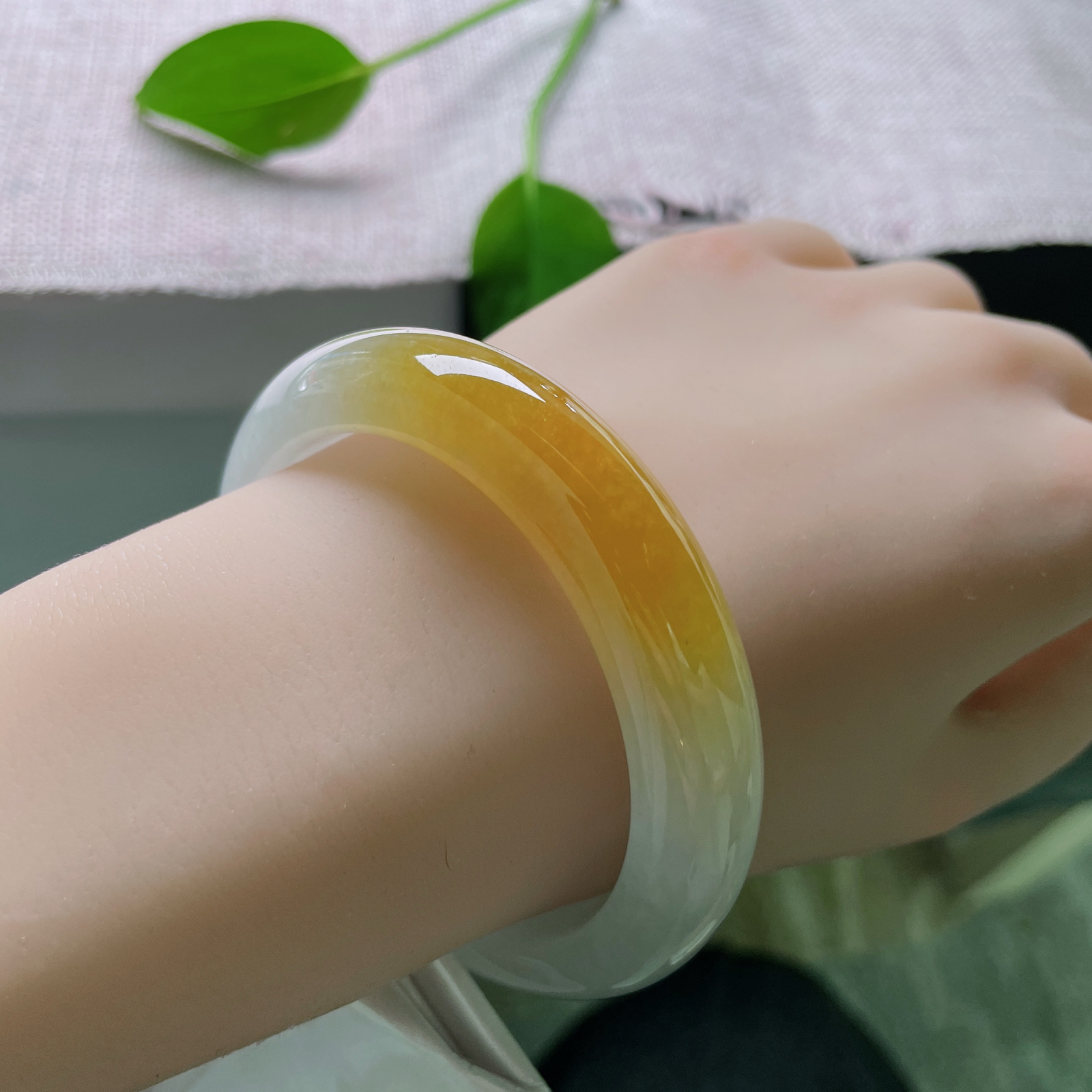 55.3/12.5/8.7，冰黄翡正圈，种老，像日落跌进昭昭星野，人间忽晚，山河已秋