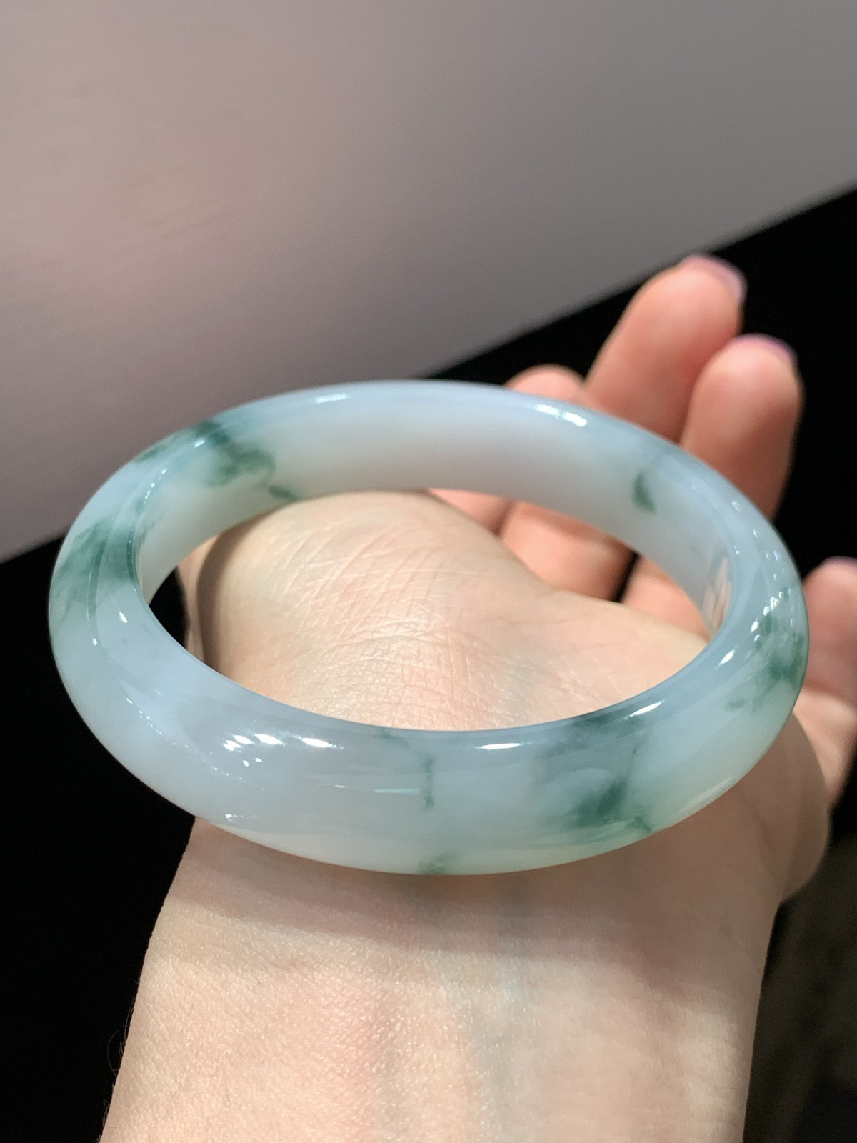 尺寸55.9/12.4/8.2，冰飘花手镯
水润细腻 清新甜美