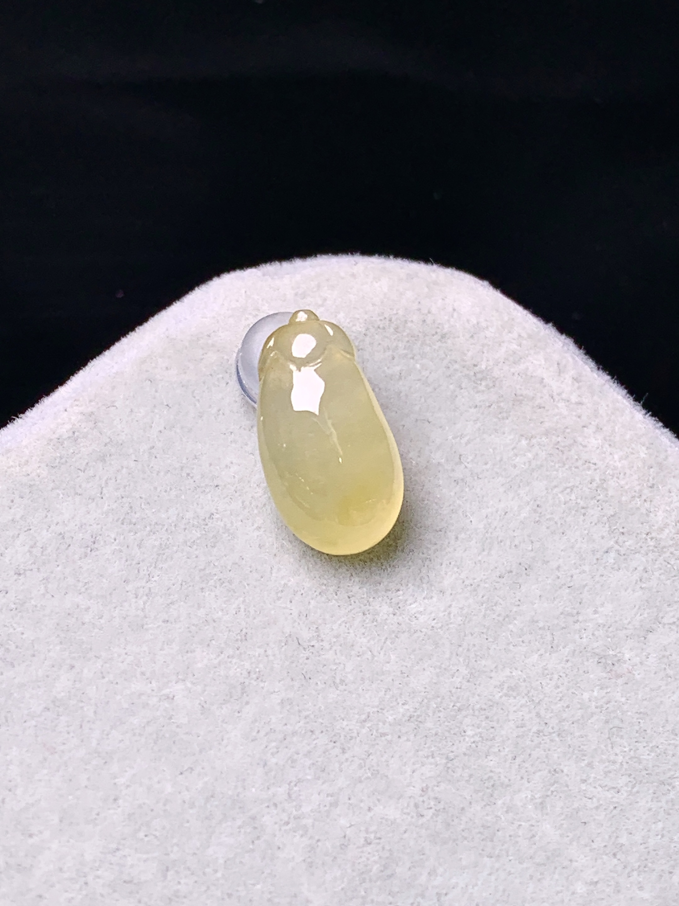 镶嵌款 冰种黄翡福瓜吊坠 玉质细腻 色泽艳丽清新 水润亮眼 整体尺寸12.3*6.7*4.5c1