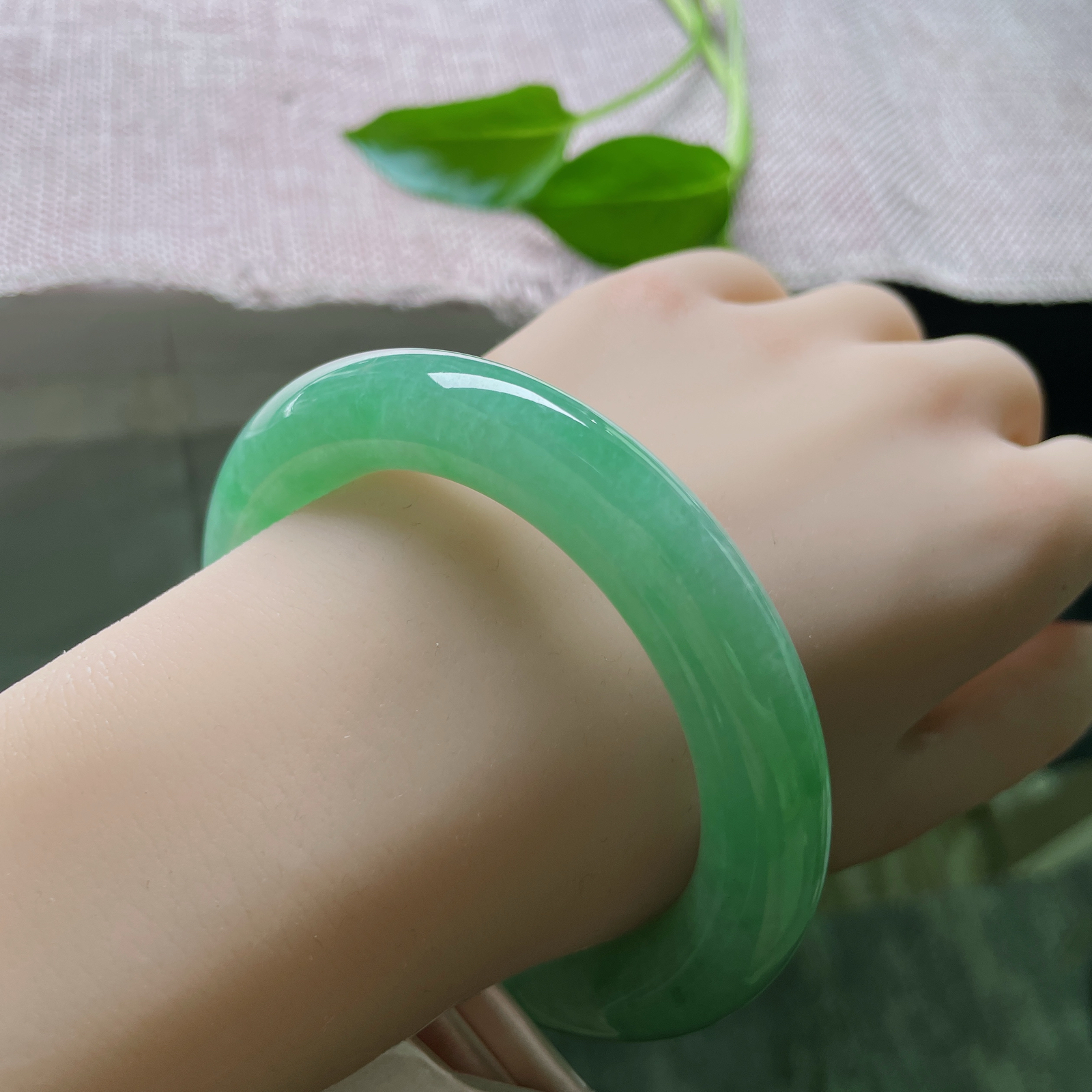 57.6/11.8，满绿圆条，圆的是福气，满的是生机。愿日子如这翠色，生生不息。棉线