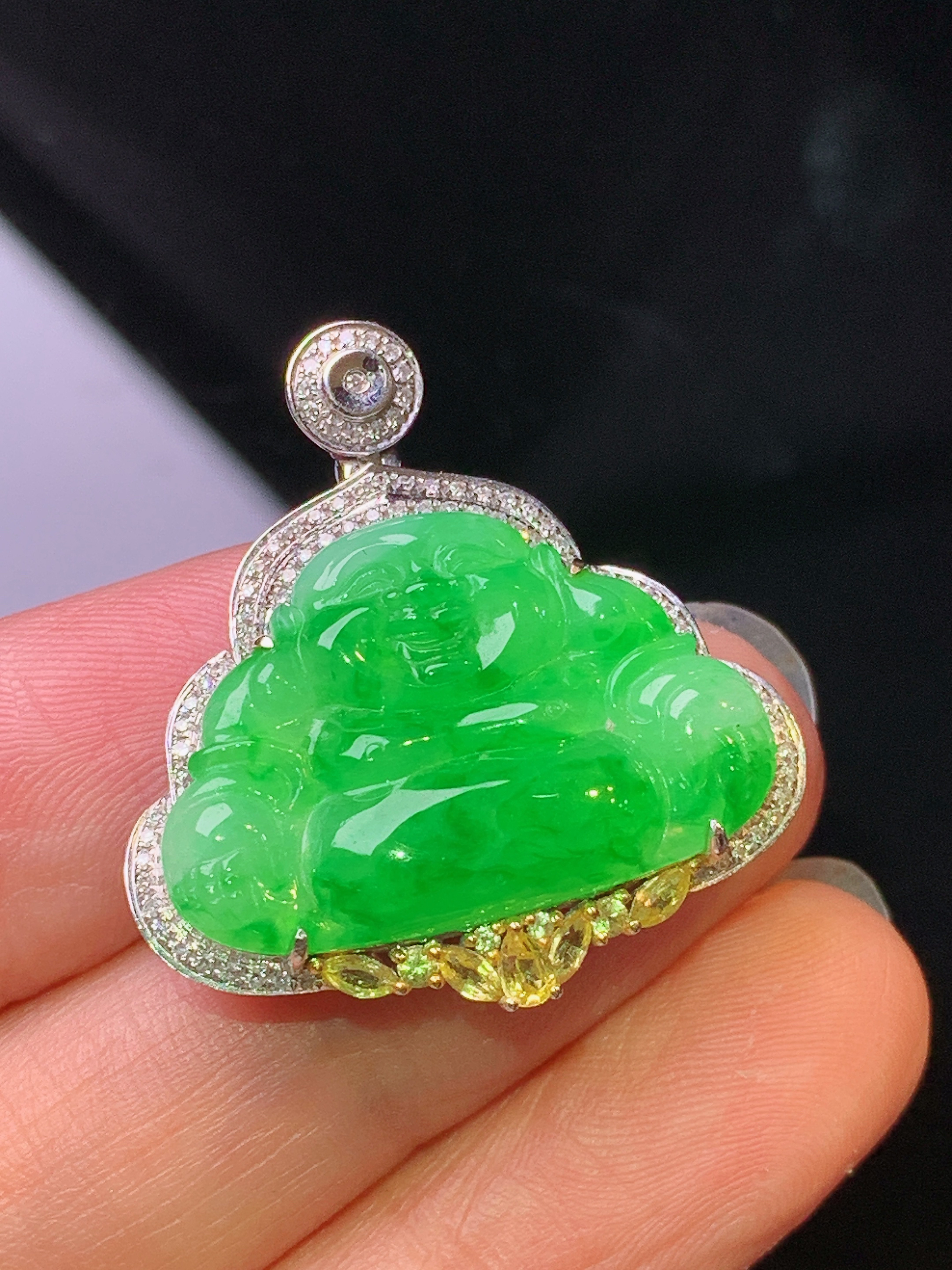 18k金钻镶嵌翠绿佛公吊坠 玉质细腻 色泽艳丽清新 水润亮眼 整体尺寸28.6*27.2*6.8yz