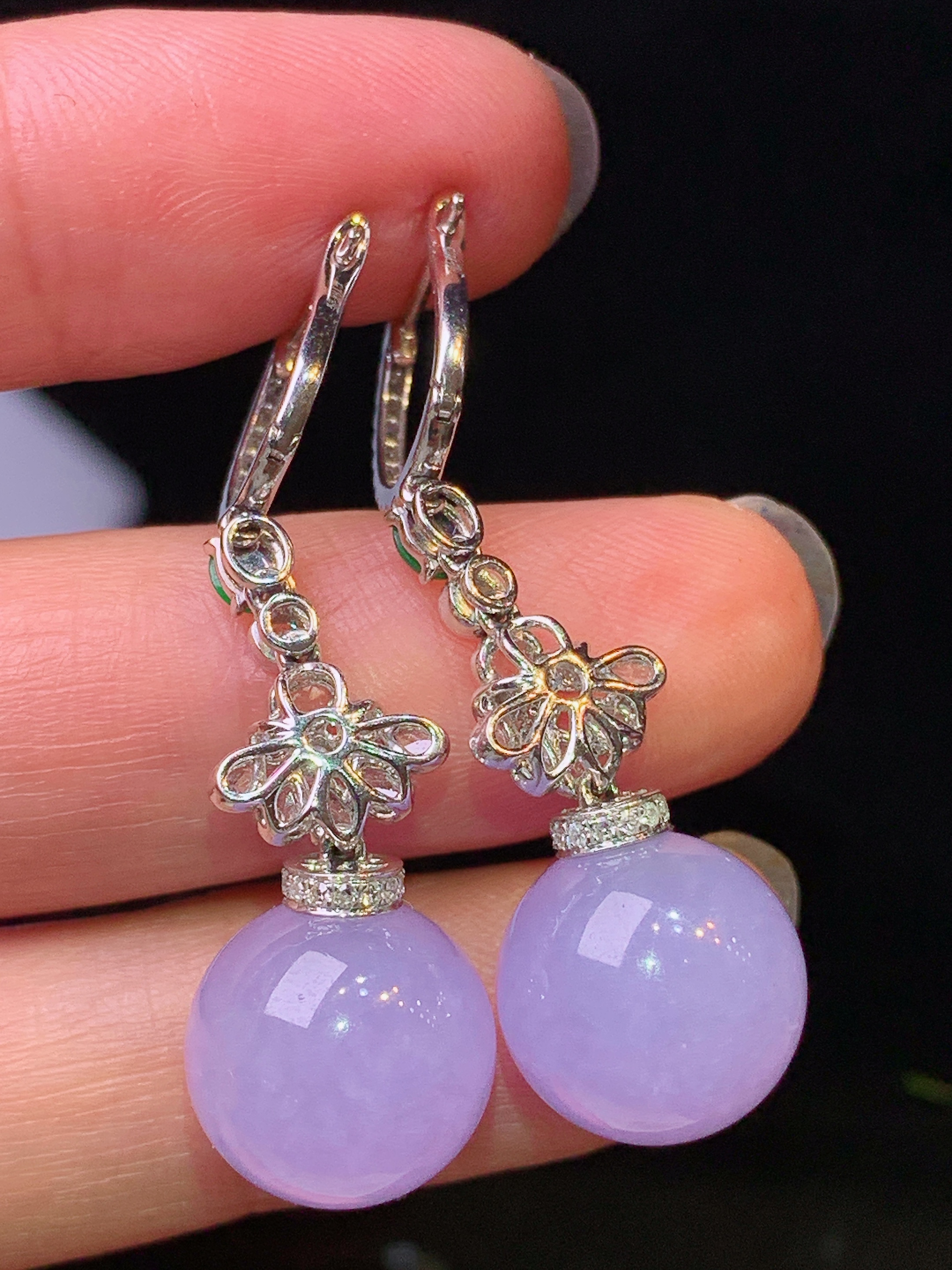 18k金钻镶嵌紫罗兰圆珠耳坠 玉质细腻 色泽艳丽清新 水润亮眼 整体尺寸40.5*12c4