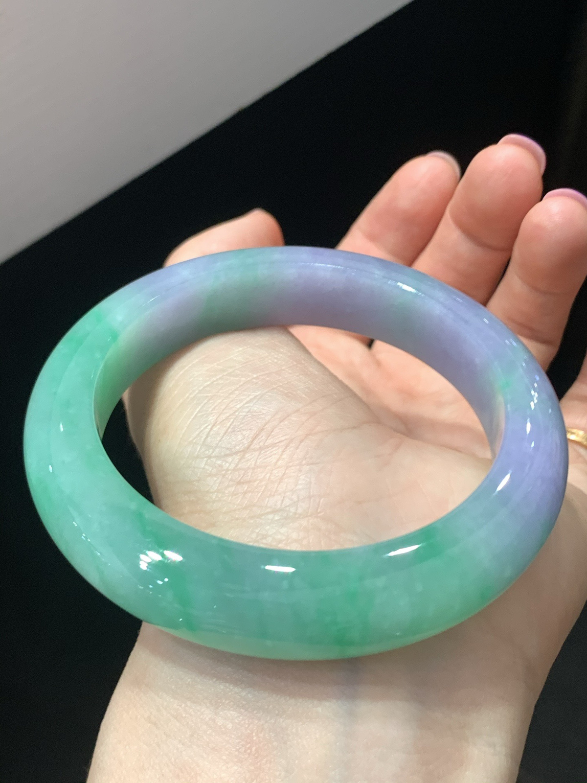 尺寸56.5/13.1/9.9，春彩手镯
水润细腻 色艳 上手好看