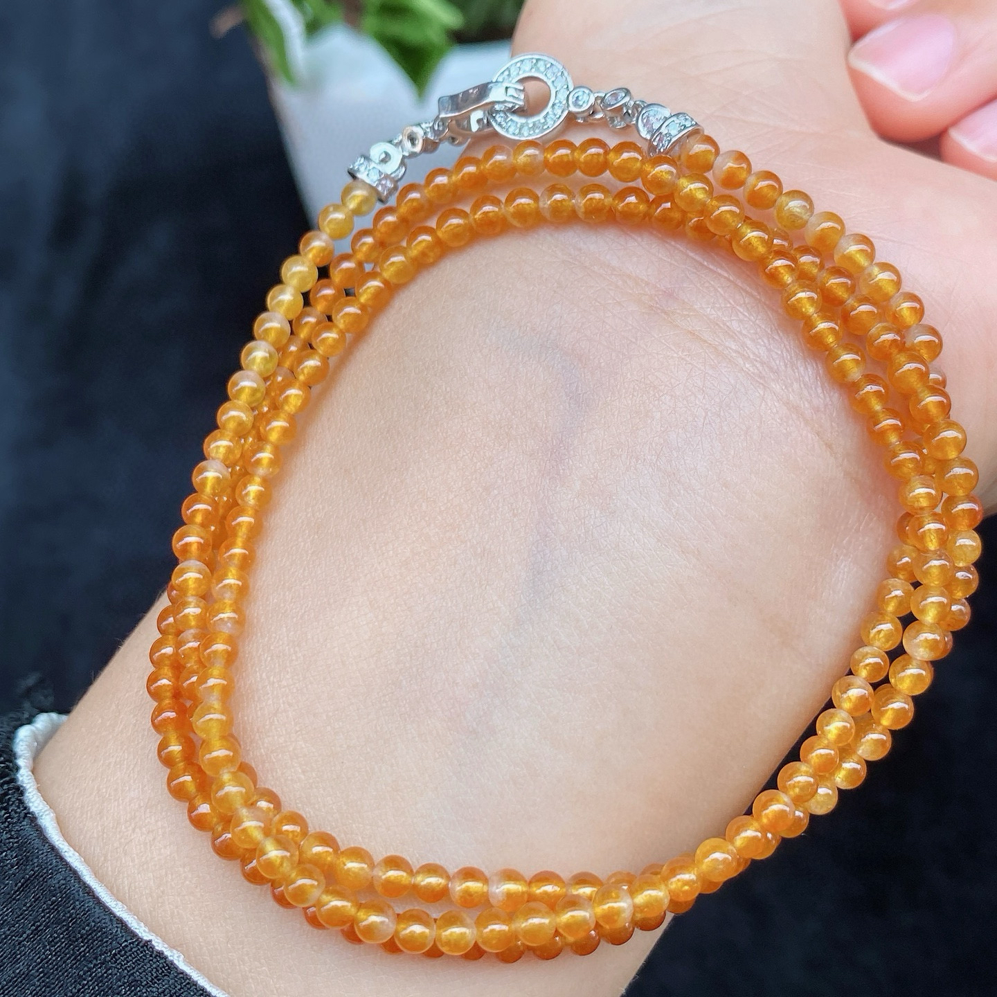 冰黄小米珠珠链 
如清晨的阳光般温暖
温润的光泽，细腻的质感
是你的时尚必备单品