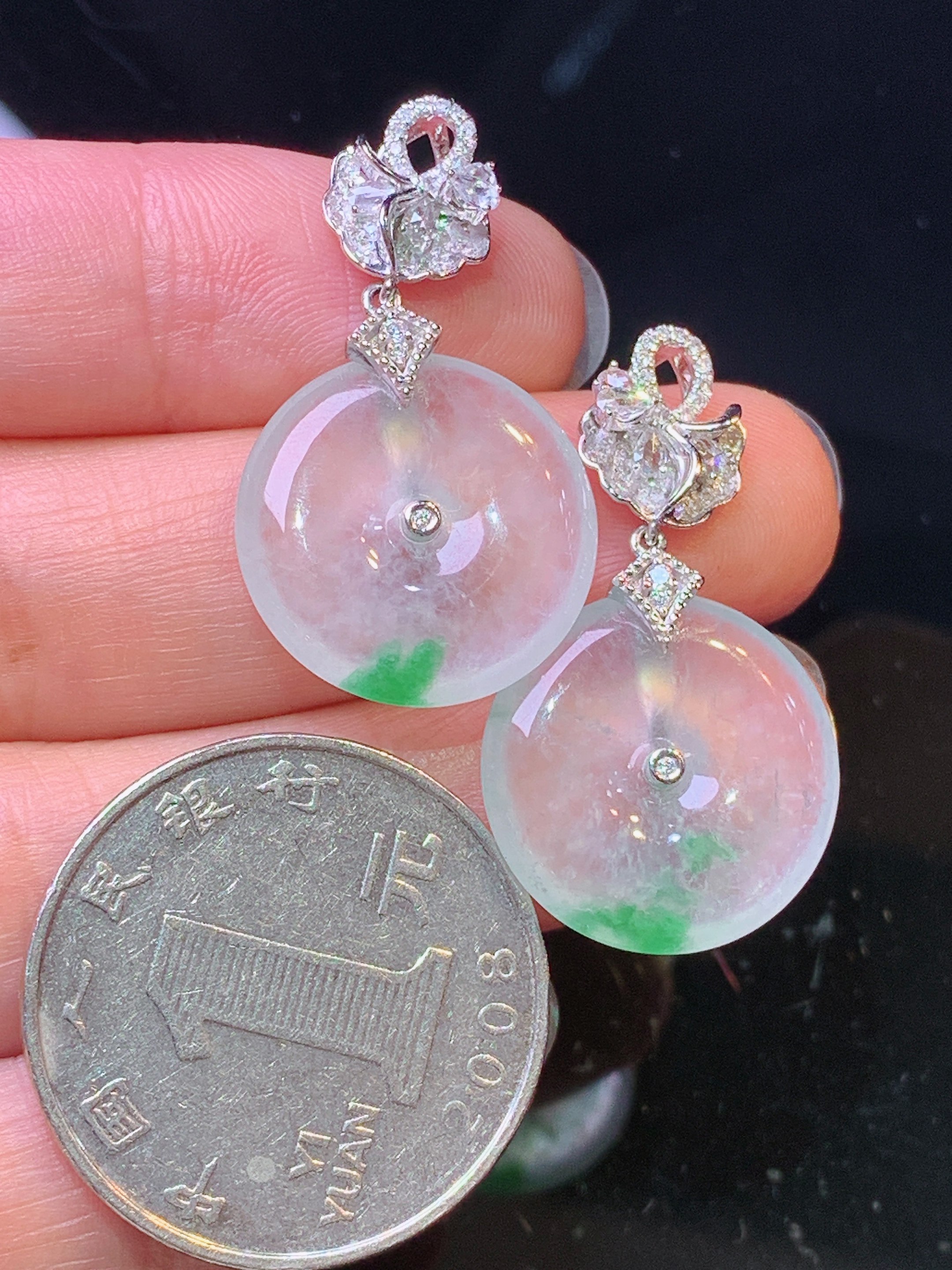 18k金钻镶嵌冰种平安扣耳坠 玉质细腻 色泽艳丽清新 水润亮眼 整体尺寸42*17.6*3.8m5