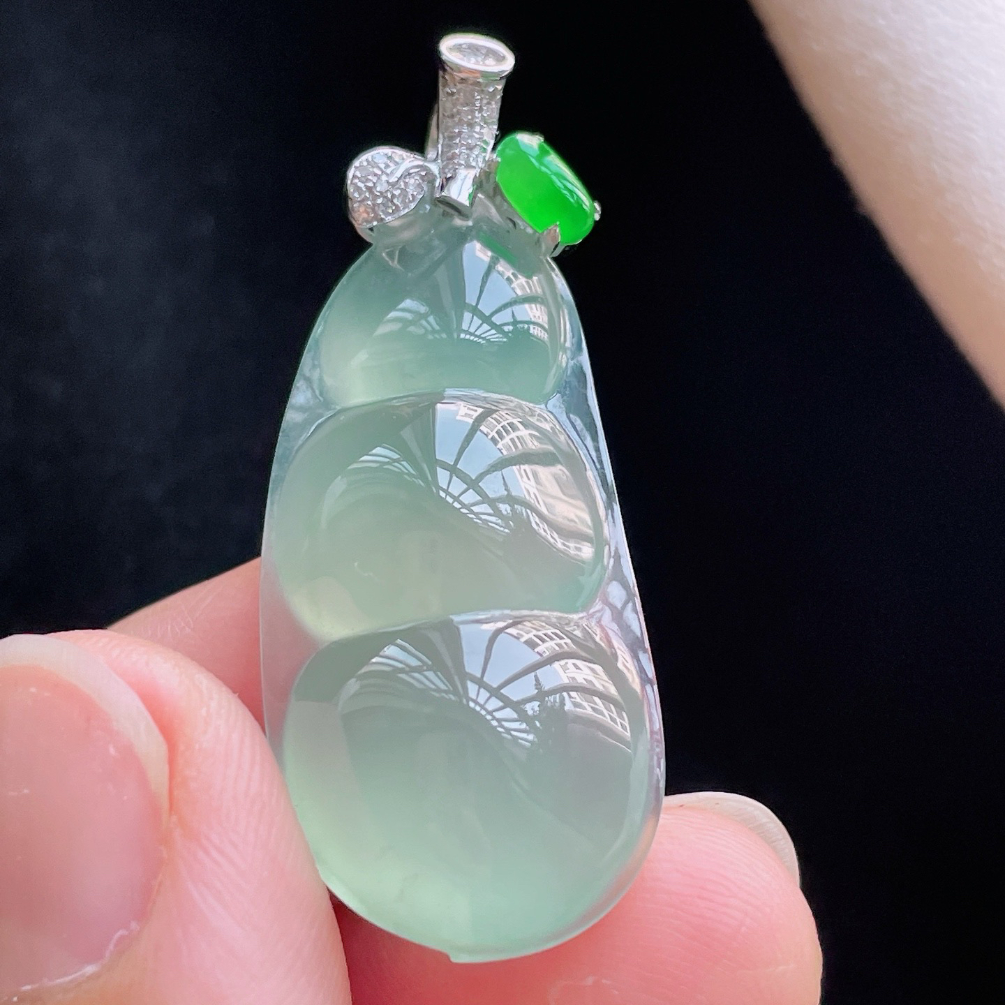 18K 冰种晴水·福豆

裸33.8-15.7-7.4