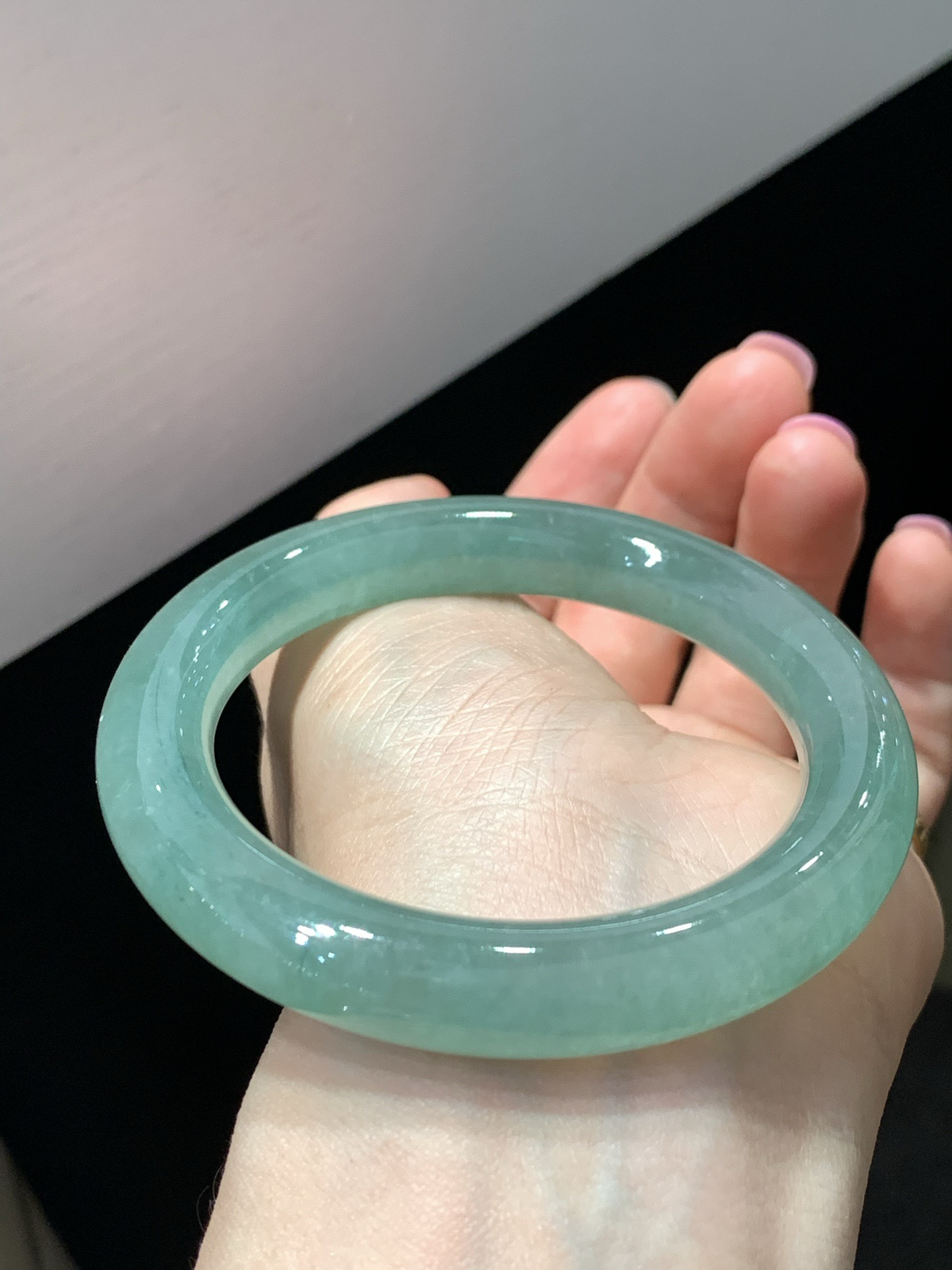 尺寸55.6/10.6/10.8，冰晴圆条手镯 
种好水足 清新甜美