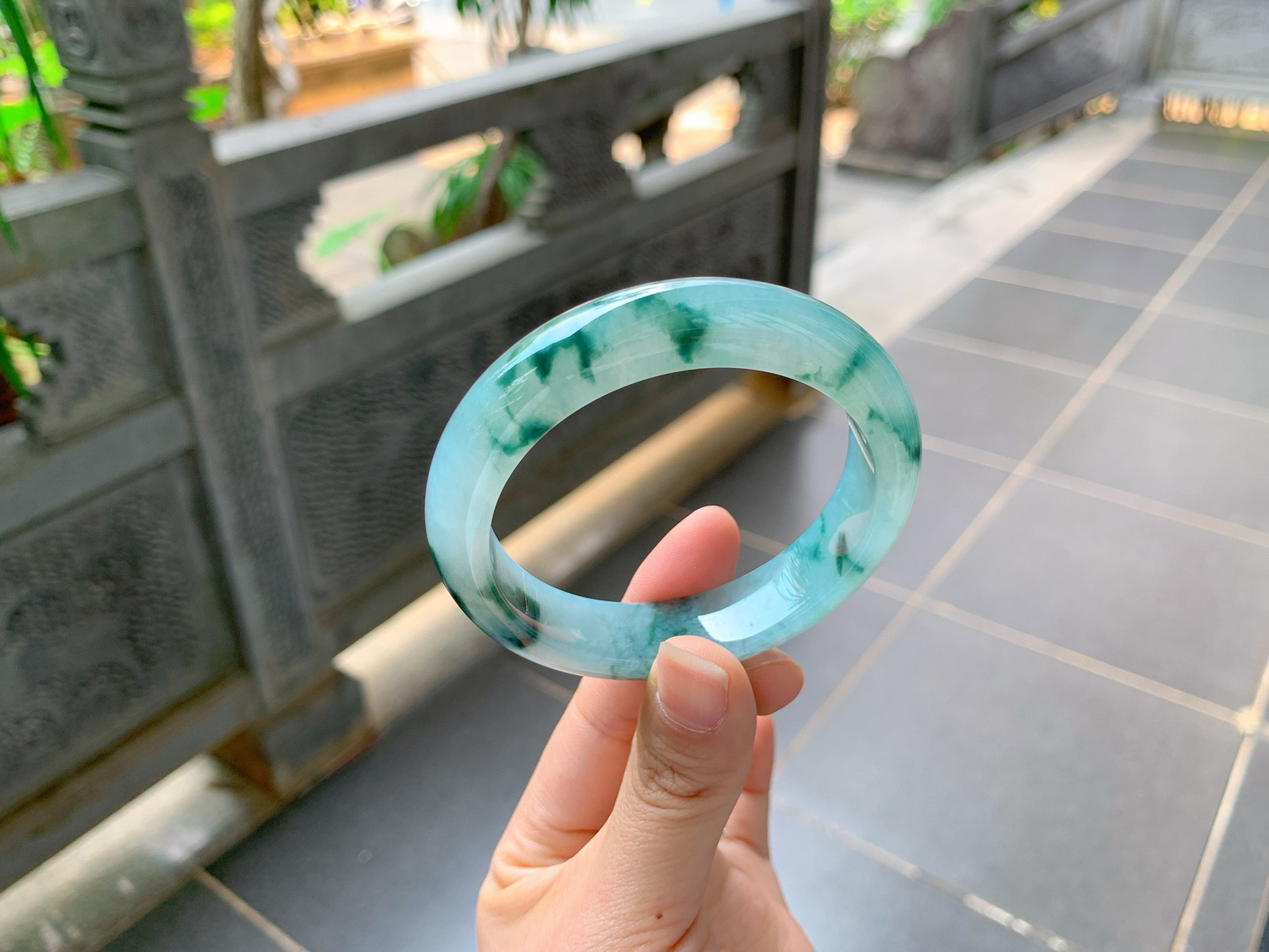 ｜54圈口
冰飘花水墨画，胶润一体，花色灵动