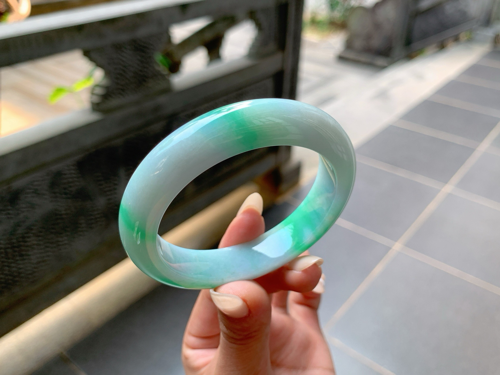 ️｜54圈口
白底青，一截色，看着就很富贵，