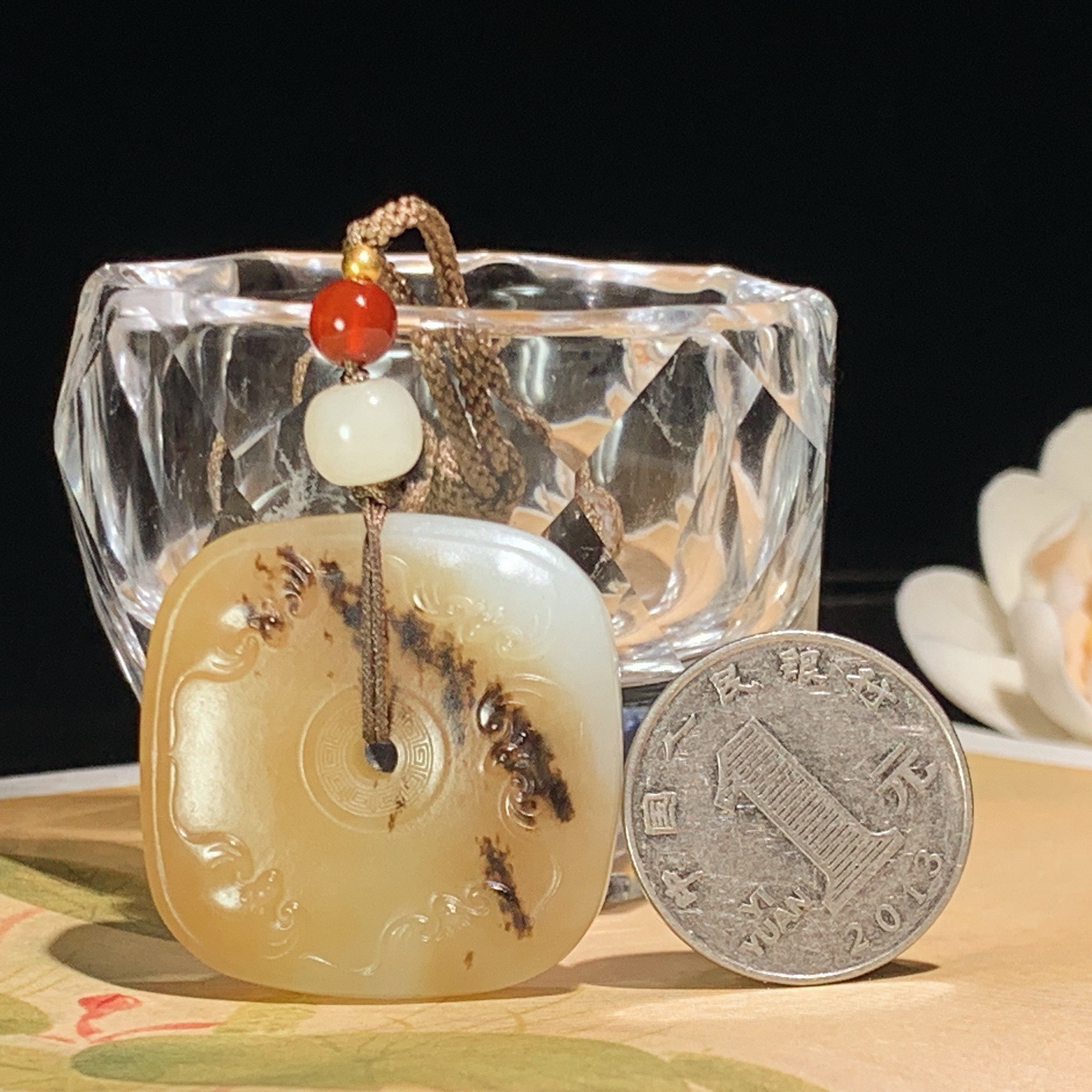 新疆和田玉且末糖五福献寿玉棕挂件 尺寸34/10重29克 玉质细腻油润 底色纯净 脂粉好，品质好。lt260327