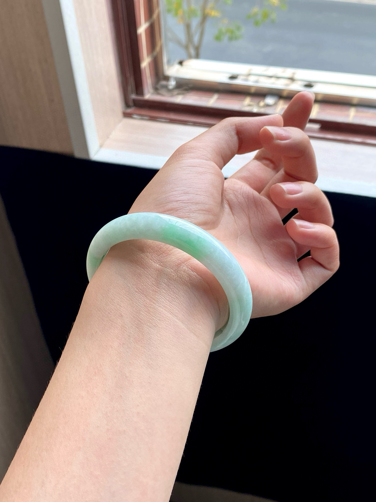 大圈口白底青正圈成品（无纹裂）
HY-8865
⭕️60-12-7.8