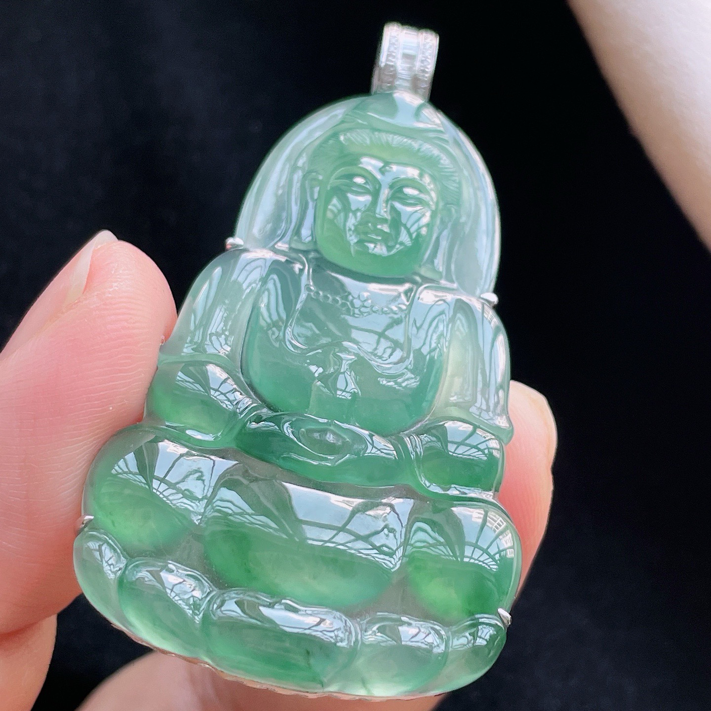 18K 晴水·观音

裸48.5-30.6-4.3