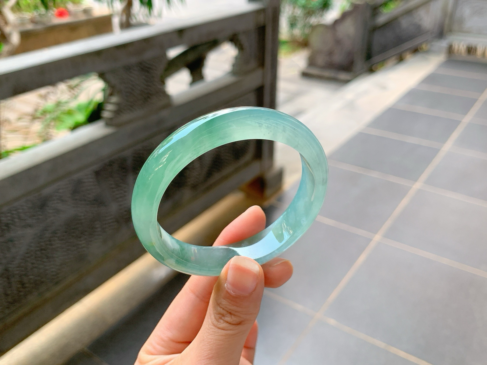 ｜57圈口
冰飘花，湖水绿，种老掉牙，冰冰透透的，