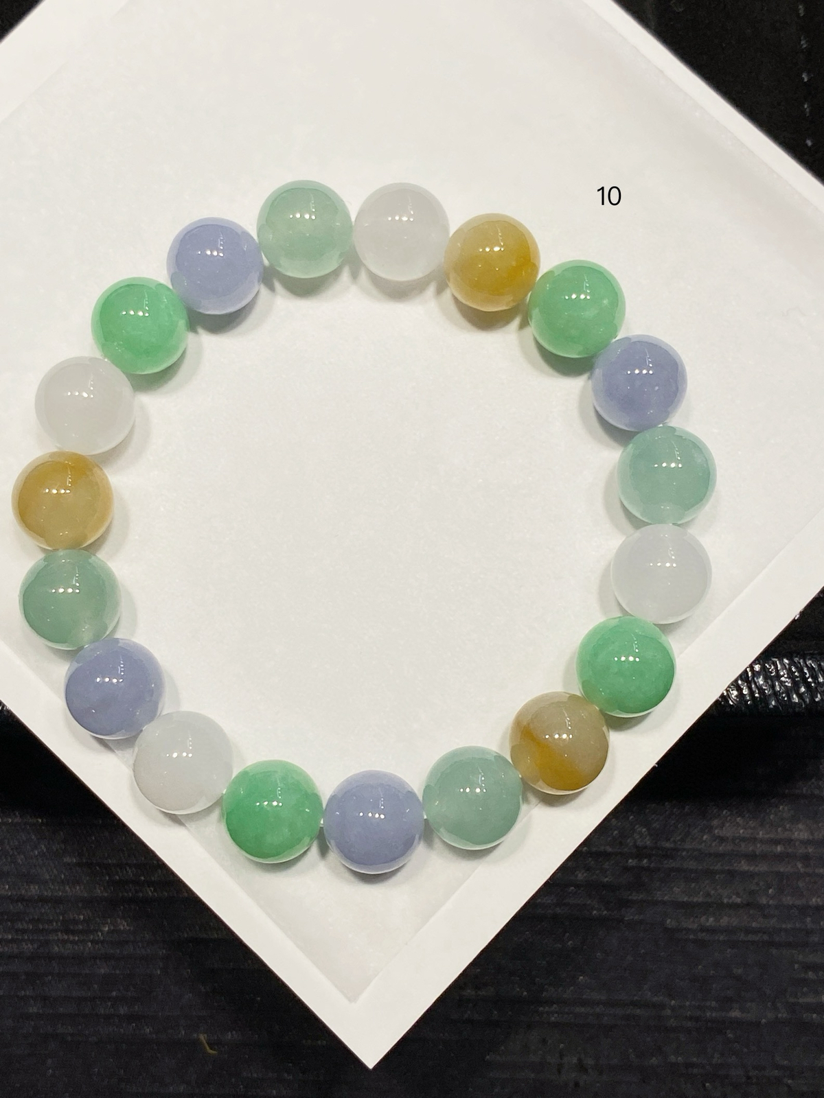 🤍多宝手串
紫翡凝霞、阳绿映翠、黄翡流金，腕间三色纳吉