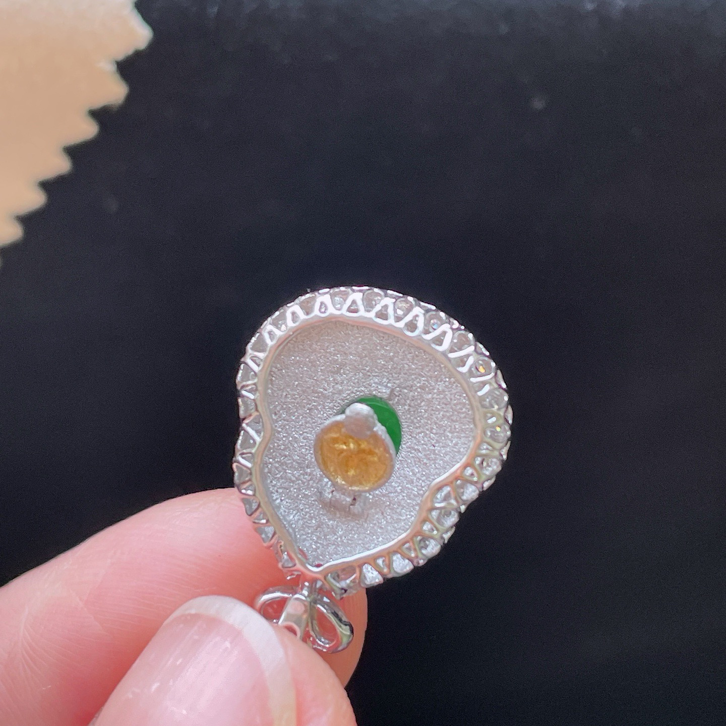 18K 满色·葫芦

整22.5-14.7-7.4
裸13-11.8-2.3