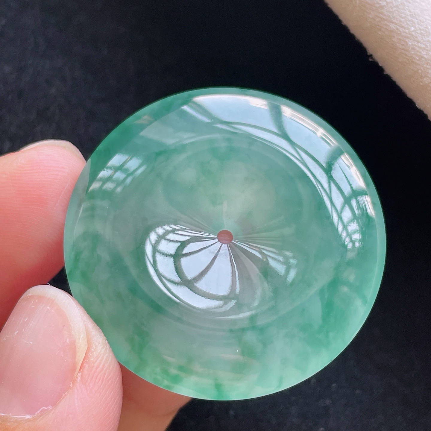 冰种飘花·平安扣

裸33.8-5.8