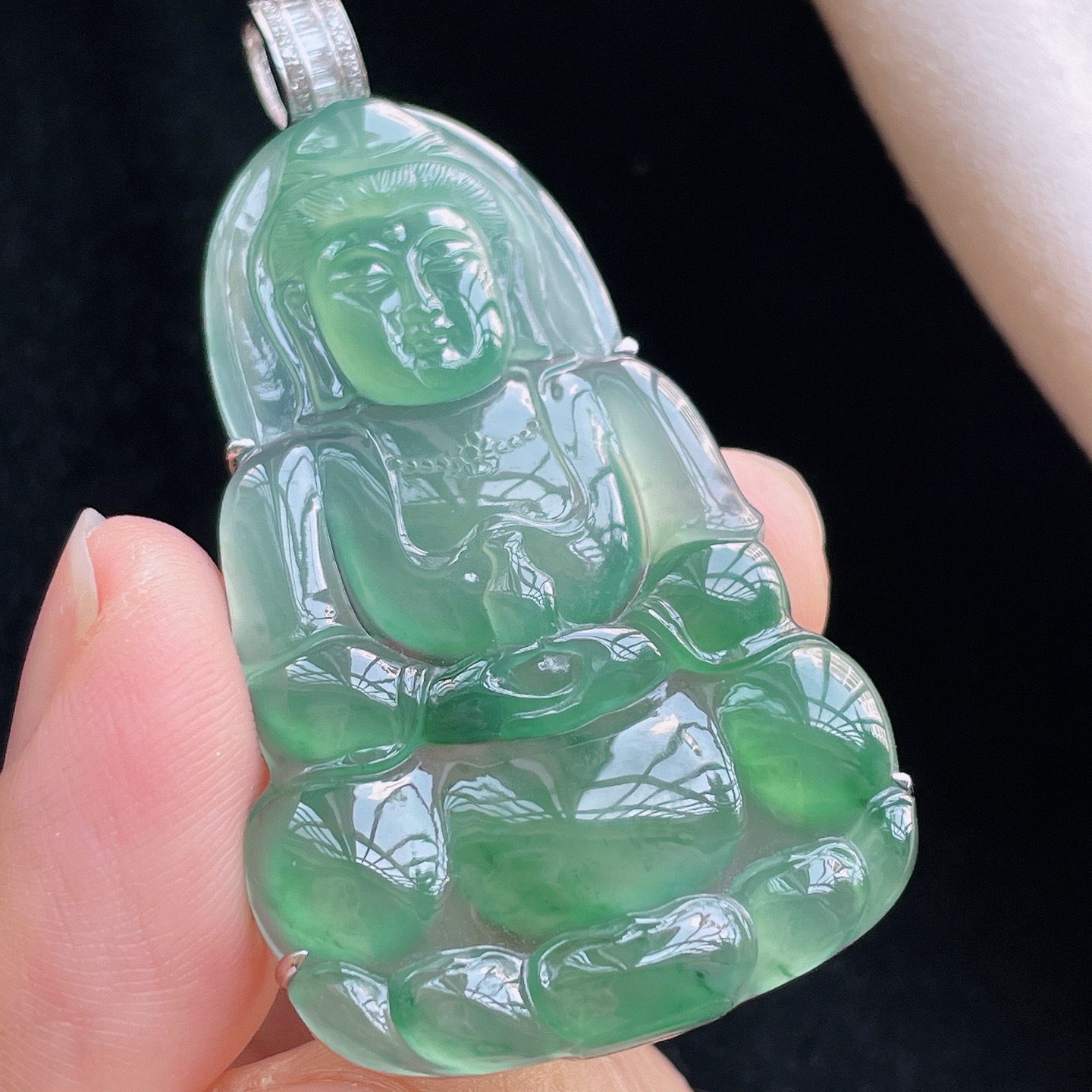 18K 晴水·观音

裸48.5-30.6-4.3