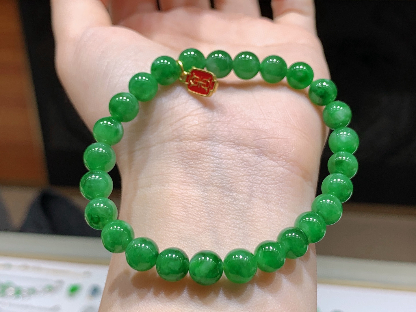 ️ 辣绿手串老坑冰透 种老水足 水润光泽性价比高