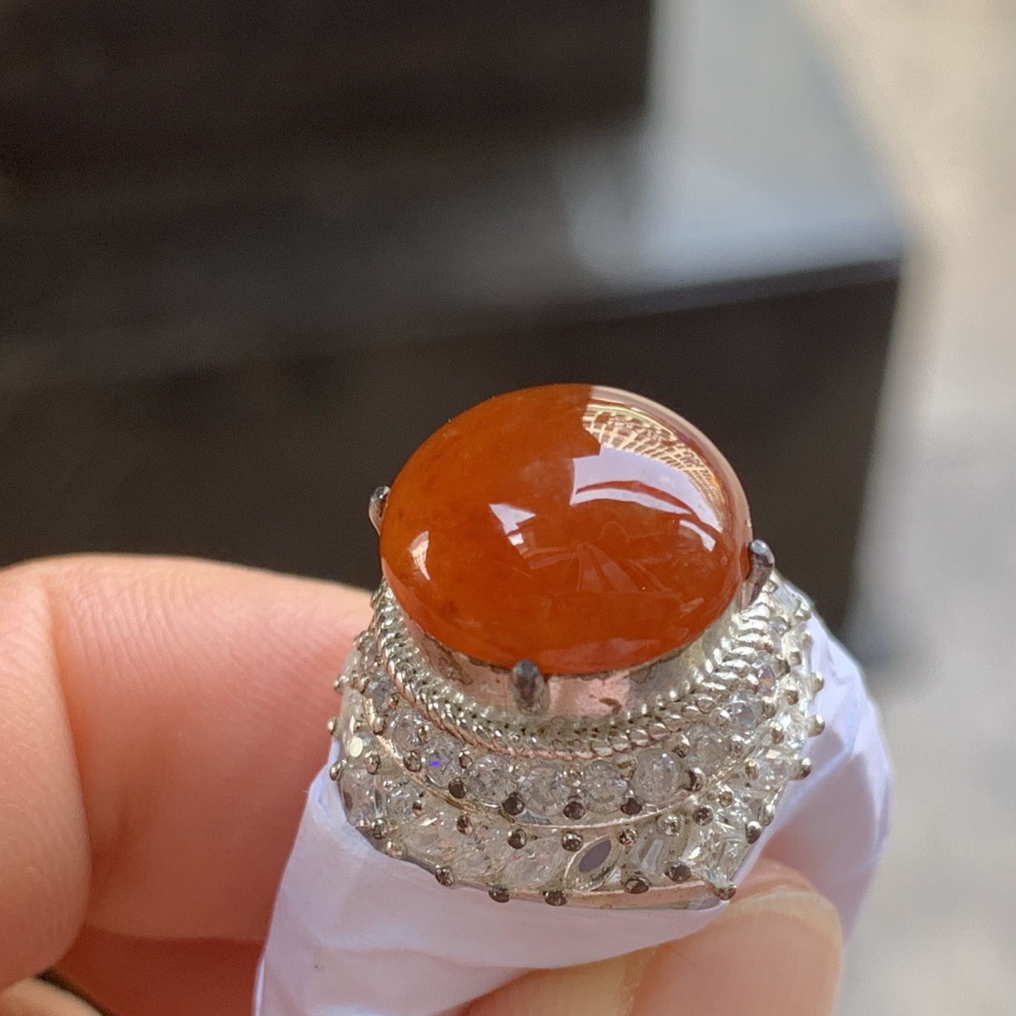 红翡戒面 颜色浓郁漂亮 铜托