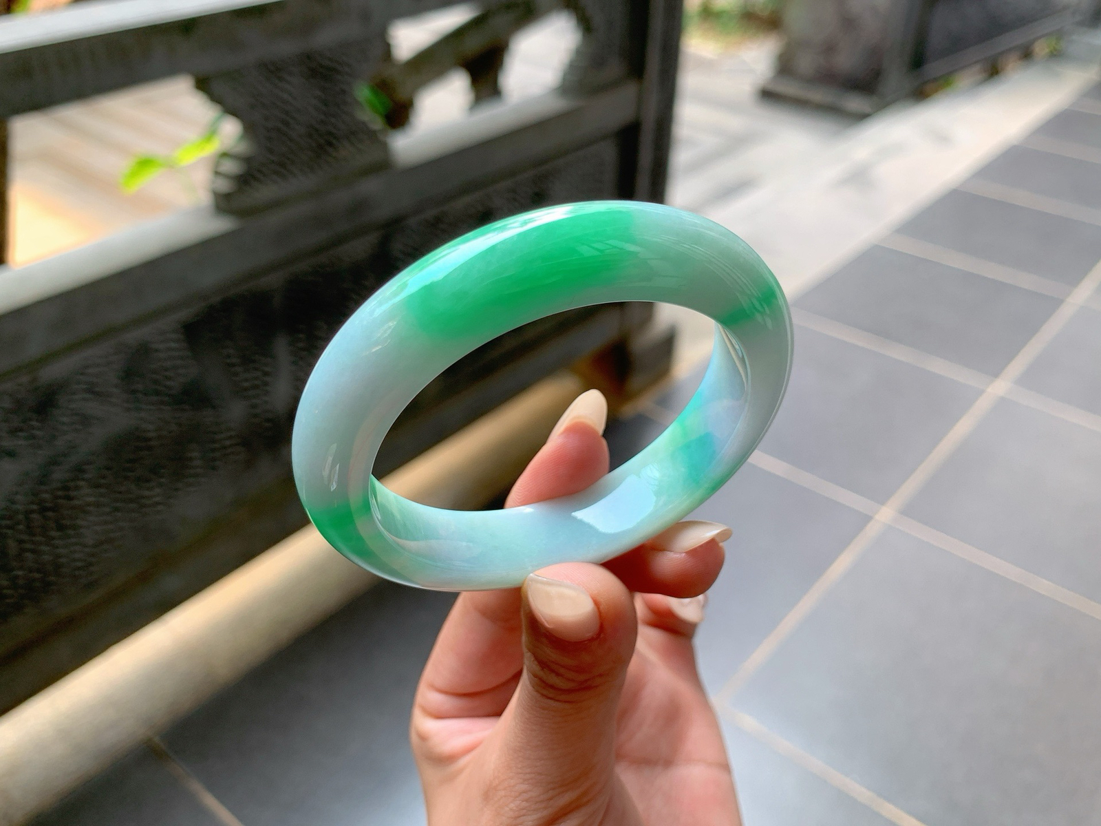 ️｜54圈口
白底青，一截色，看着就很富贵，