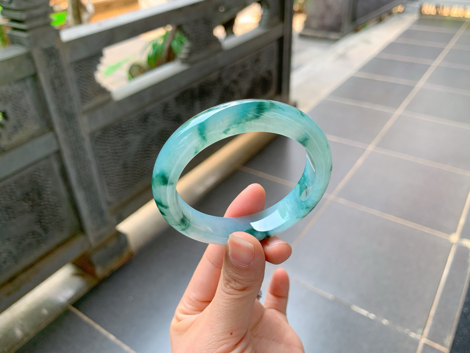 ｜54圈口
冰飘花水墨画，胶润一体，花色灵动