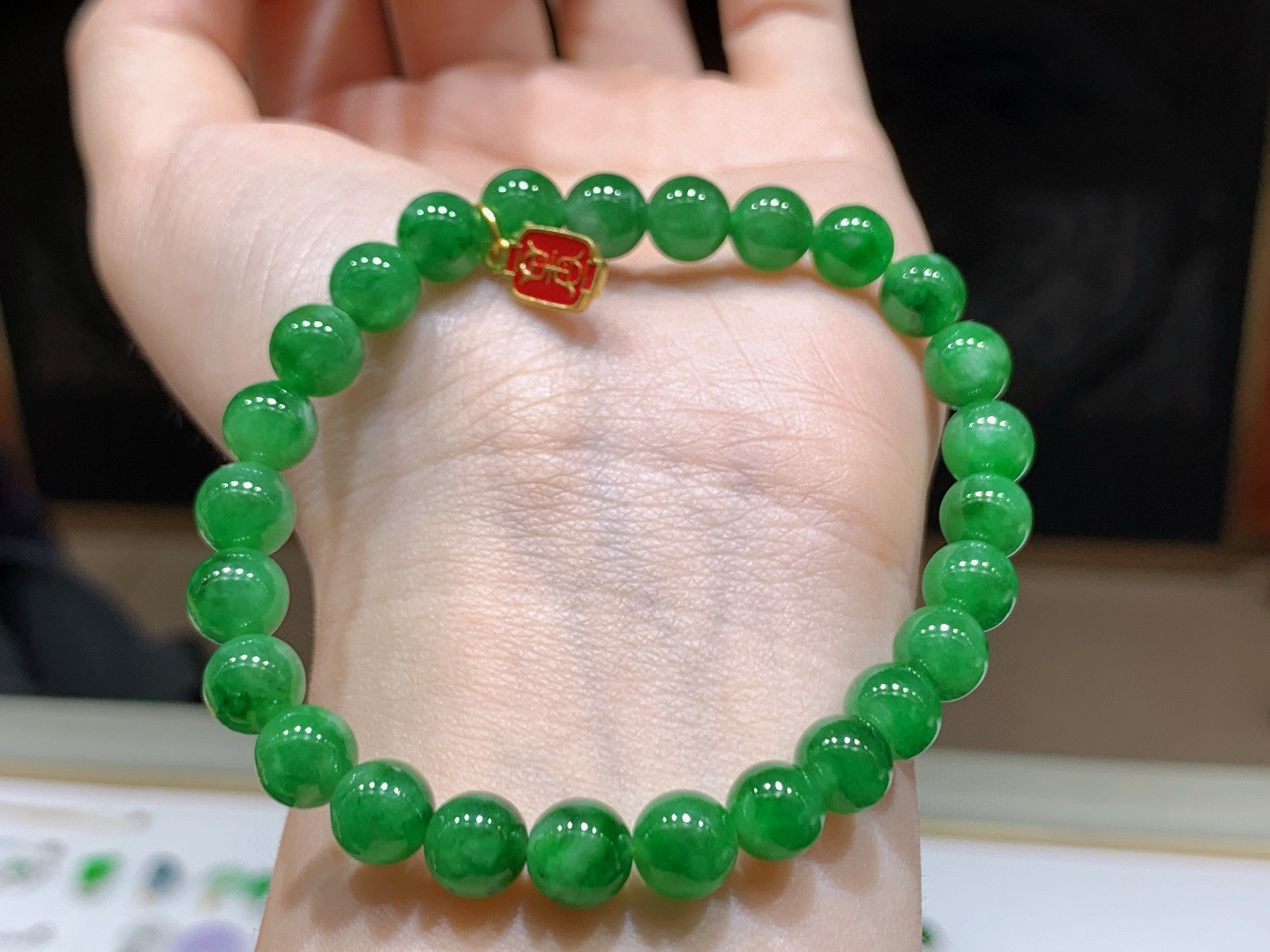 ️ 辣绿手串老坑冰透 种老水足 水润光泽性价比高