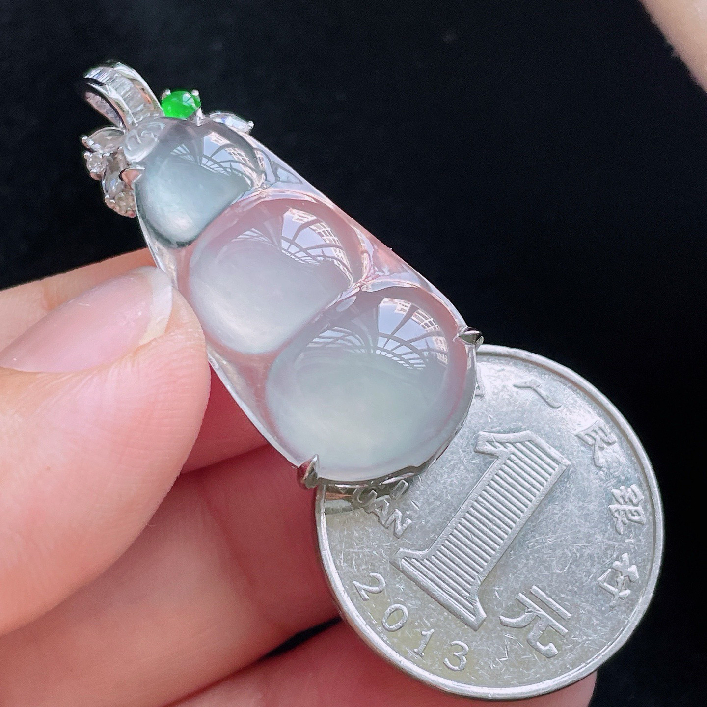 18K 冰种·福豆

裸30.2-16-5.2