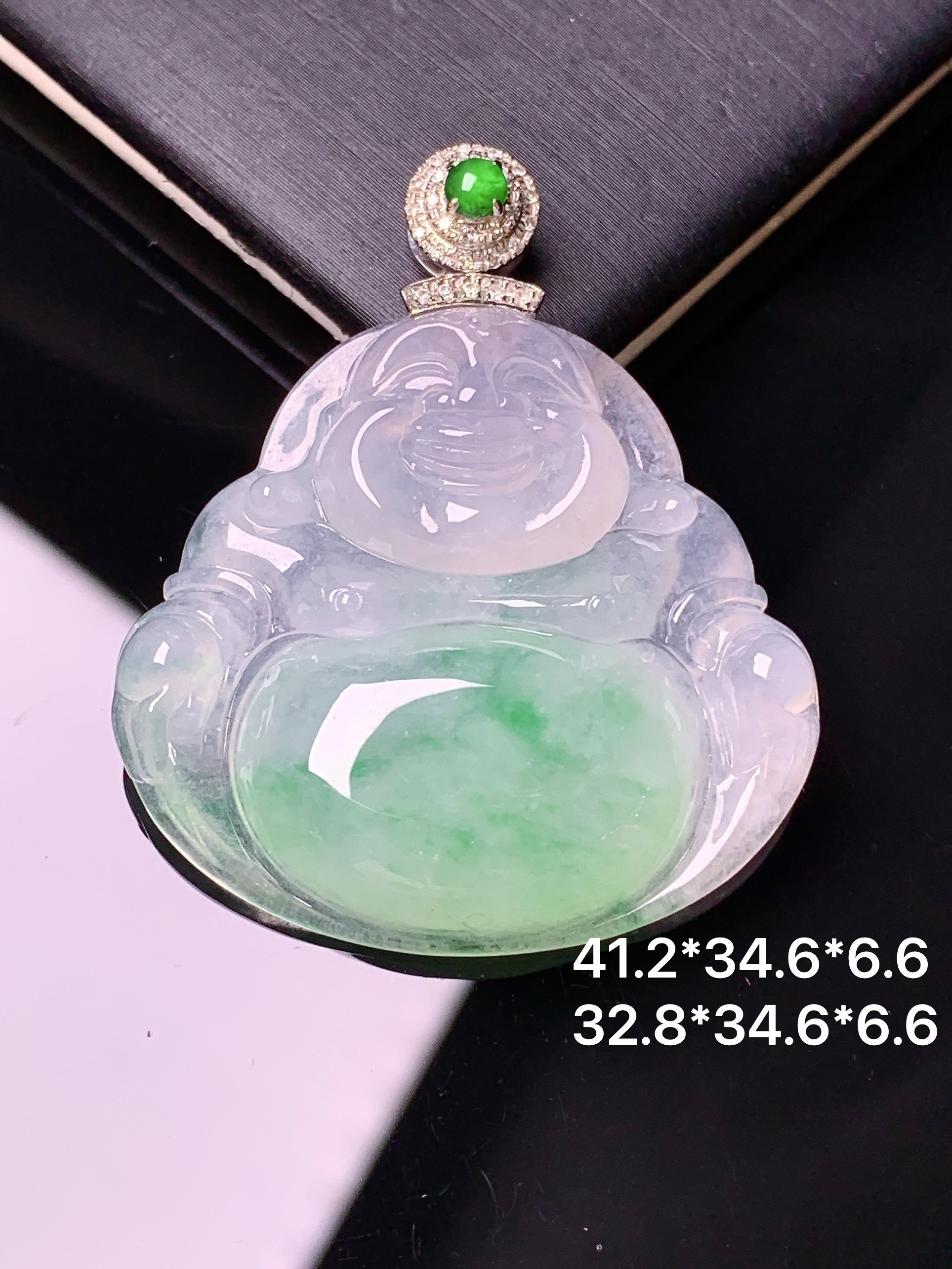 18k金钻镶嵌冰种吊坠 玉质细腻 色泽艳丽清新 水润亮眼 整体尺寸41.2*34.6*6.6x1