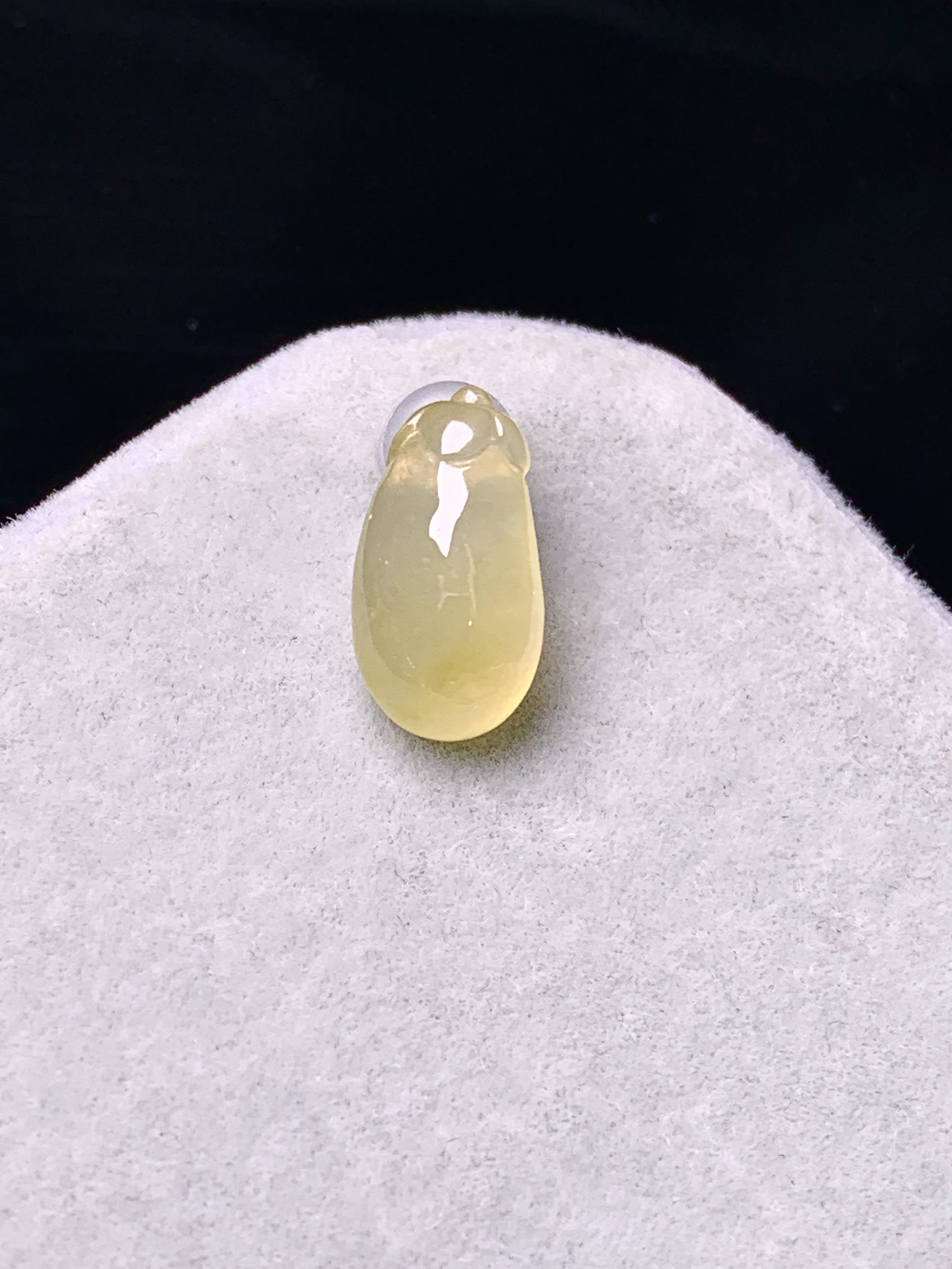 镶嵌款 冰种黄翡福瓜吊坠 玉质细腻 色泽艳丽清新 水润亮眼 整体尺寸12.3*6.7*4.5c1