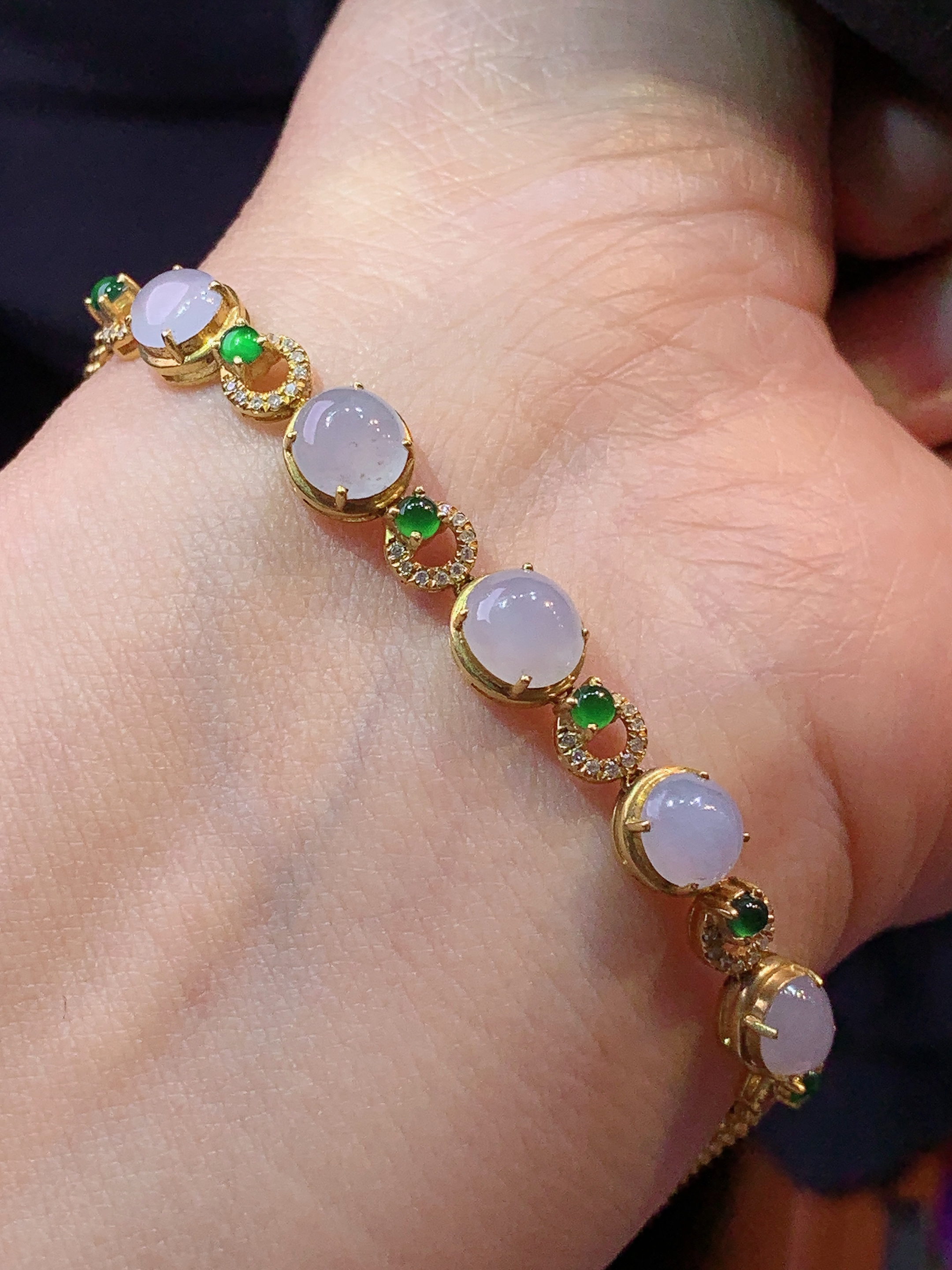 18k金钻镶嵌淡紫罗兰蛋面手链 玉质细腻 色泽艳丽清新 水润亮眼 整体尺寸68.2*7*5f3