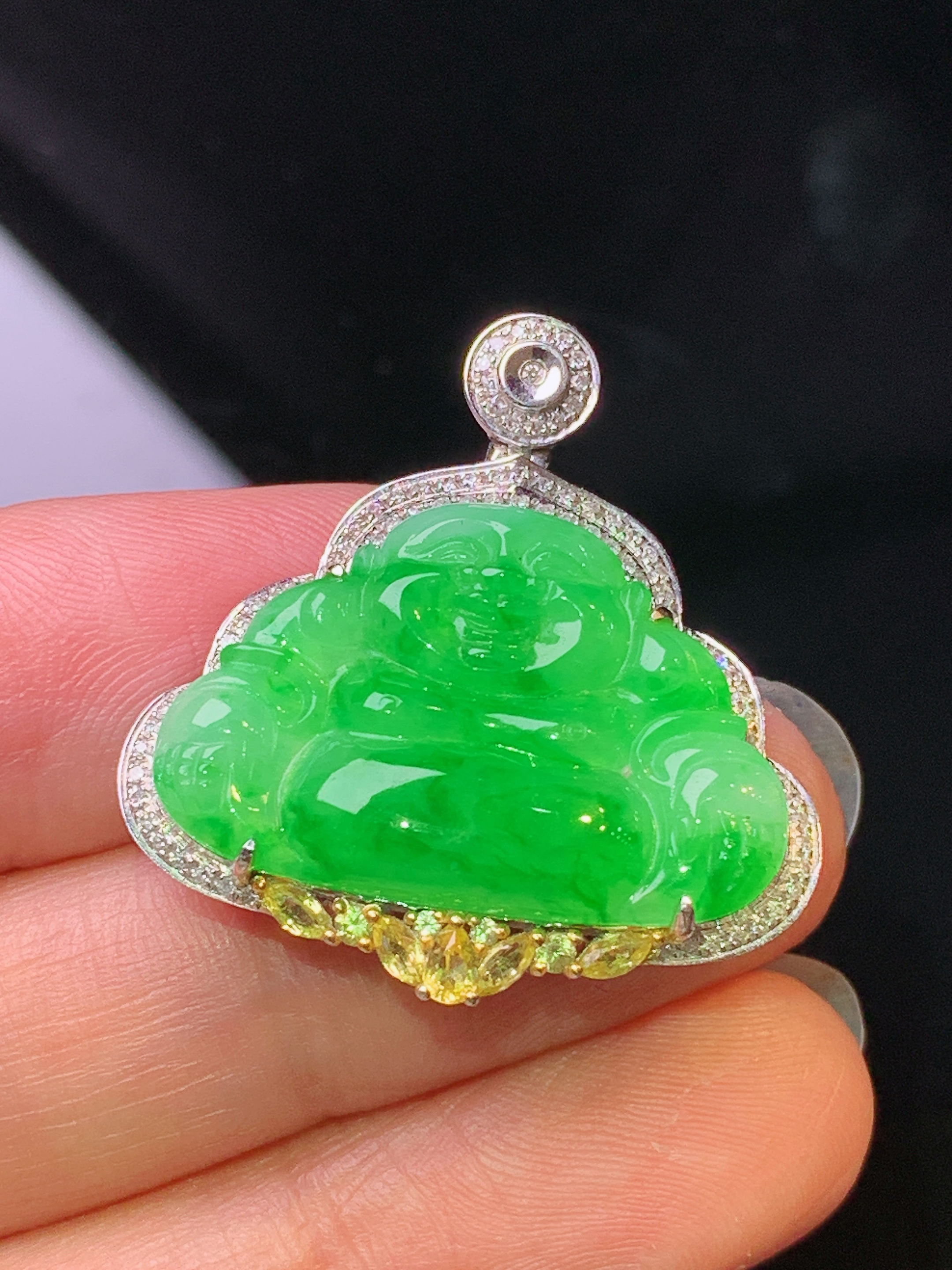 18k金钻镶嵌翠绿佛公吊坠 玉质细腻 色泽艳丽清新 水润亮眼 整体尺寸28.6*27.2*6.8yz