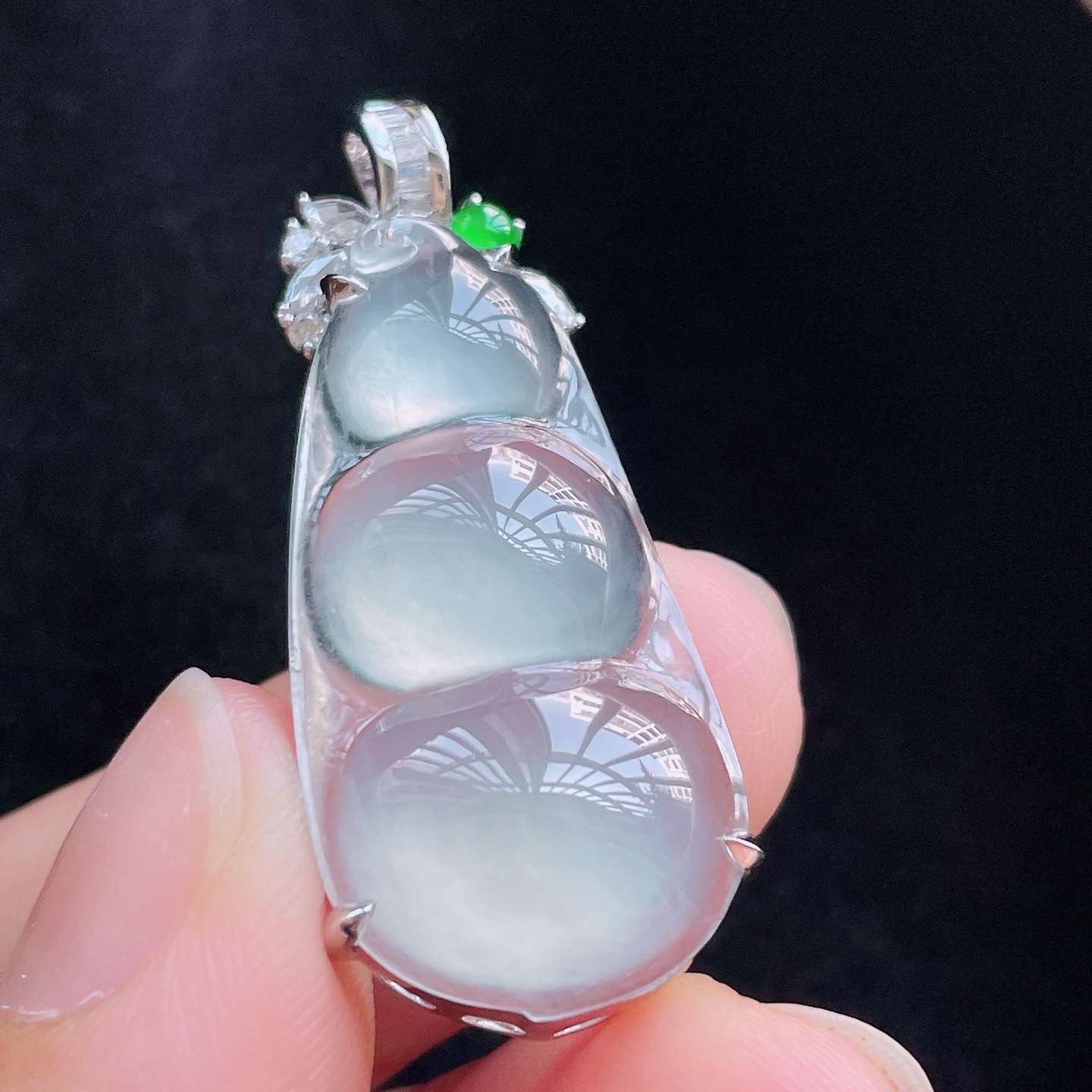 18K 冰种·福豆

裸30.2-16-5.2