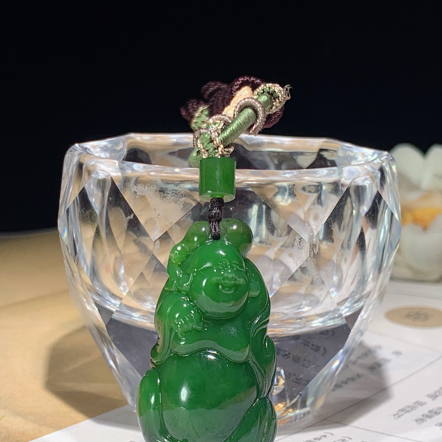 和田玉阳绿红皮料俄罗斯碧玉佛引福来挂件 尺寸41/22/13重20克 玉质细腻油润 底色纯净 脂粉好，品质好。lt260327