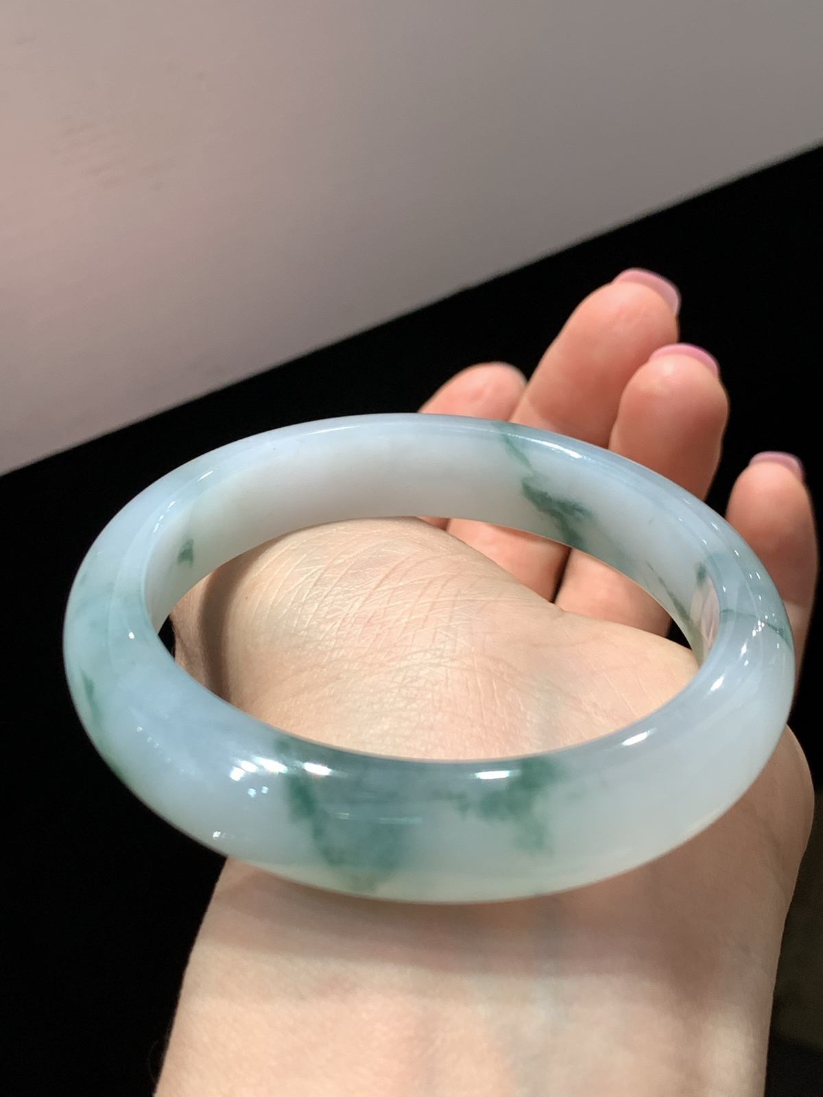 尺寸55.9/12.4/8.2，冰飘花手镯
水润细腻 清新甜美