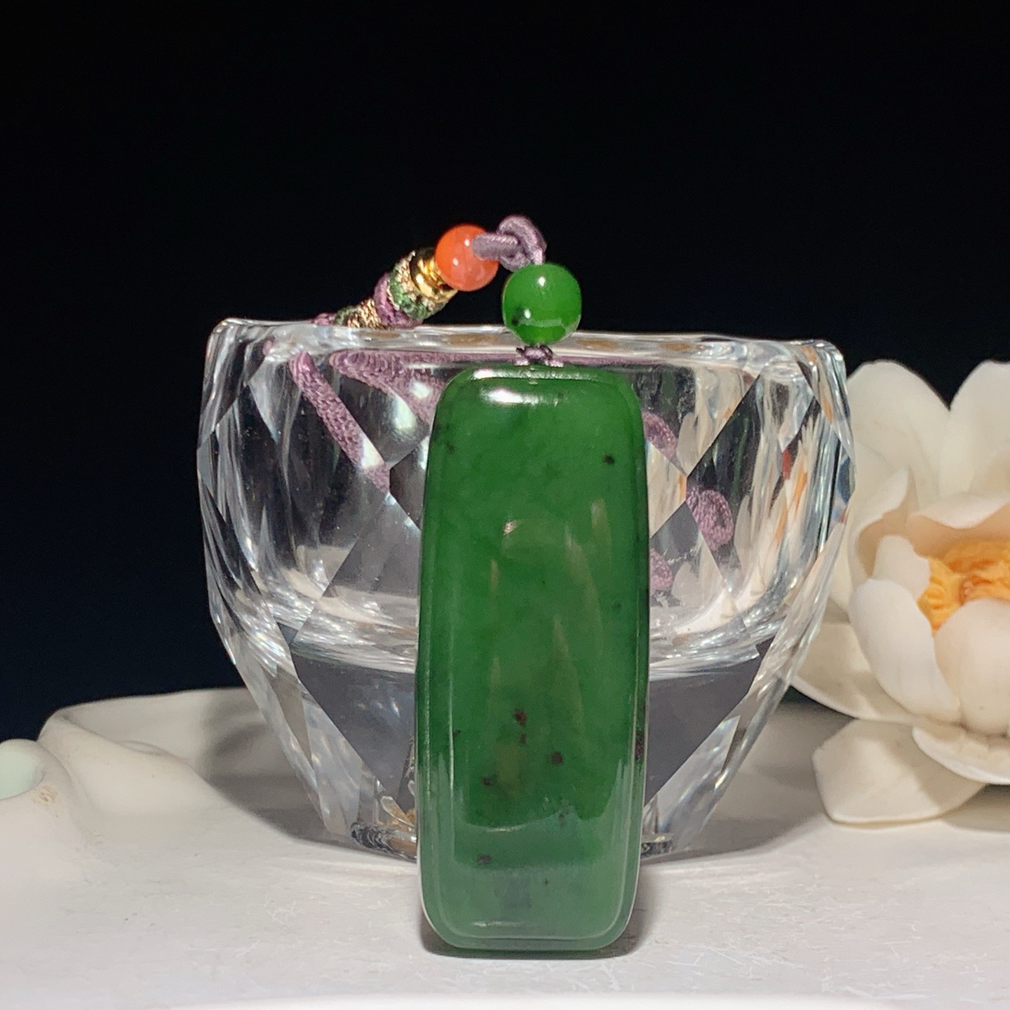 和田玉阳绿俄罗斯碧玉平安无事牌挂件 尺寸45/18/12重27.5克 玉质细腻油润 底色纯净 脂粉好，品质好。lt260325