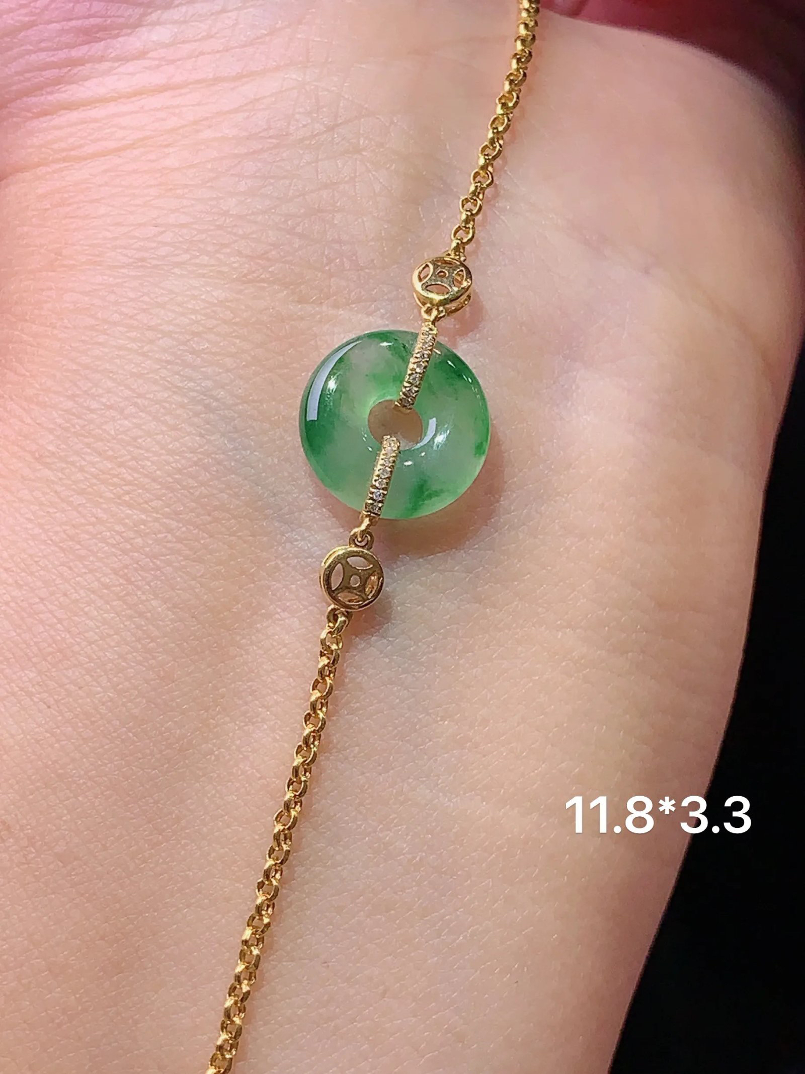 18k金镶嵌飘绿平安扣手链 玉质细腻 色泽艳丽 整体尺寸11.8*3.3m1