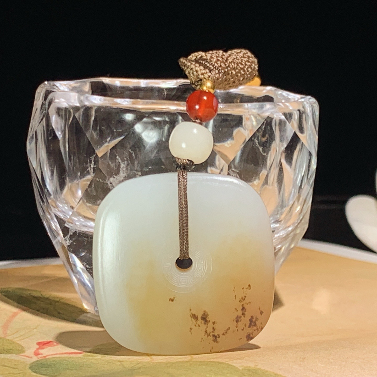 新疆和田玉且末糖五福献寿玉棕挂件 尺寸34/10重29克 玉质细腻油润 底色纯净 脂粉好，品质好。lt260327