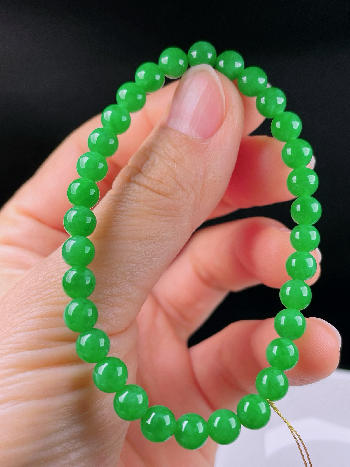 辣绿手串，老种起光，细底通透，尺寸：6.2mm