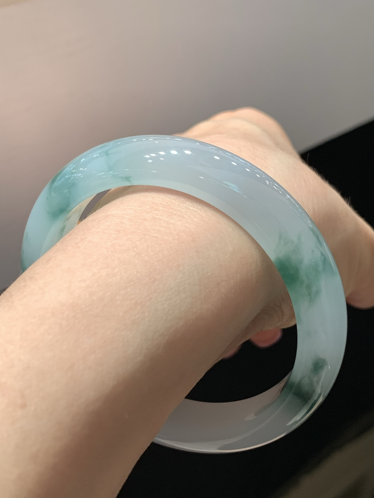 尺寸55.9/12.4/8.2，冰飘花手镯
水润细腻 清新甜美