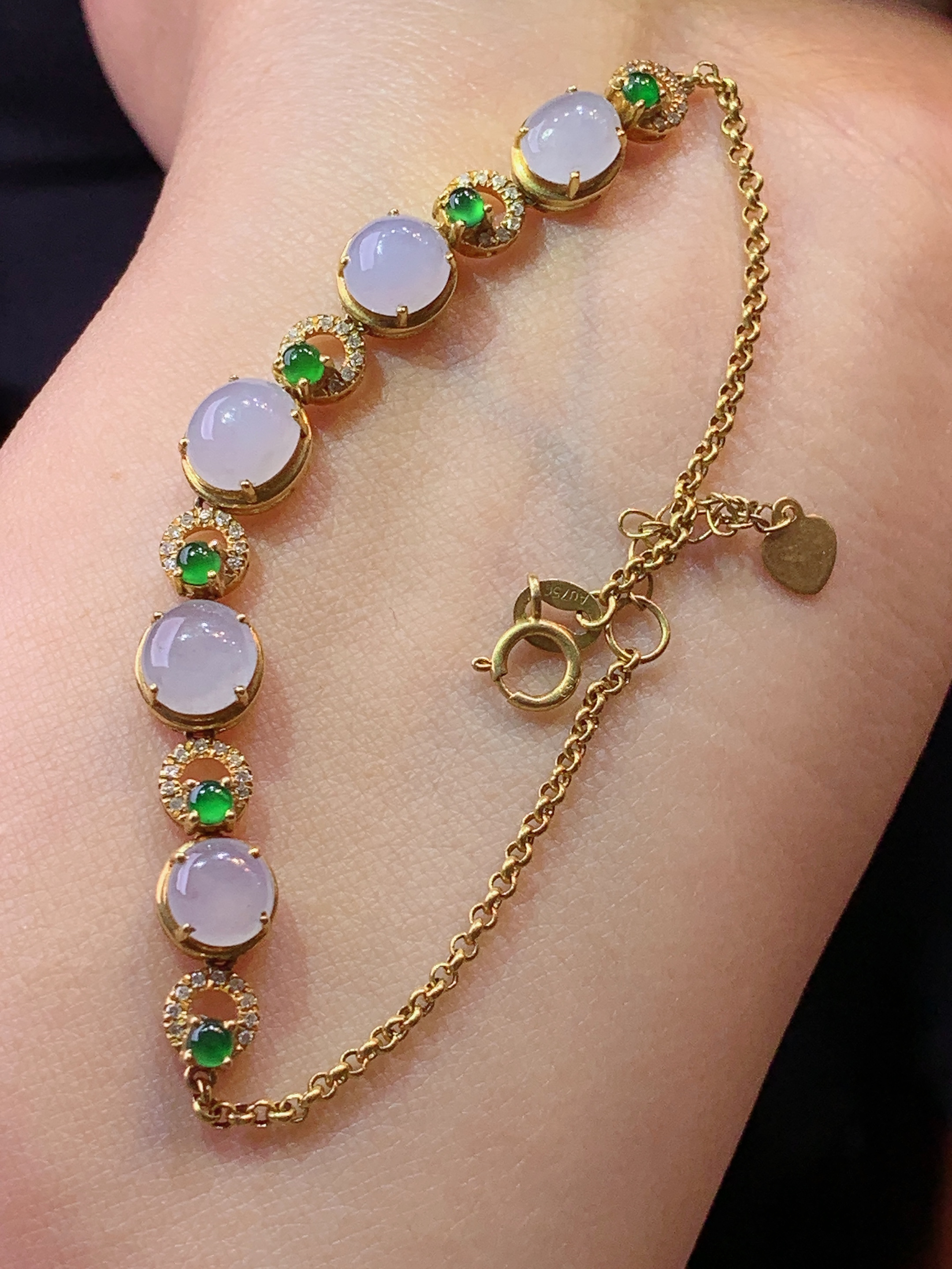 18k金钻镶嵌淡紫罗兰蛋面手链 玉质细腻 色泽艳丽清新 水润亮眼 整体尺寸68.2*7*5f3