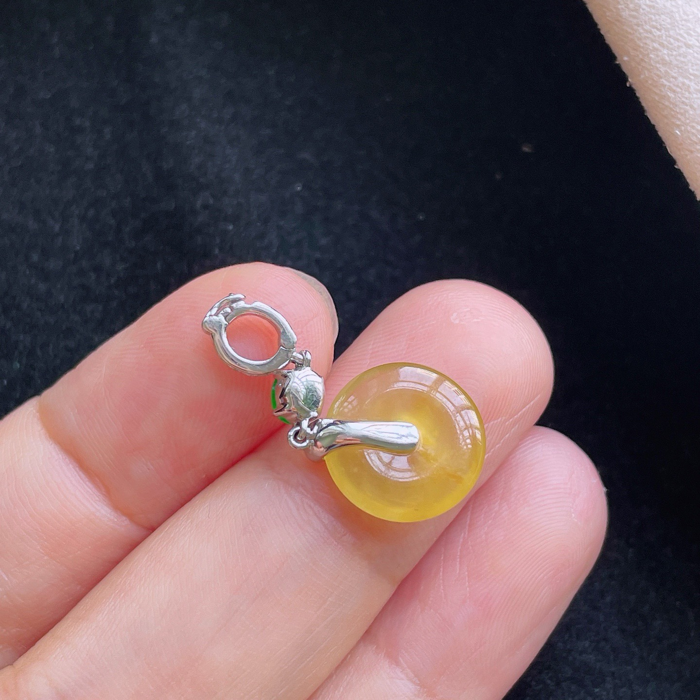 18K 黄翡·平安扣

整26.6-12.3-2.9