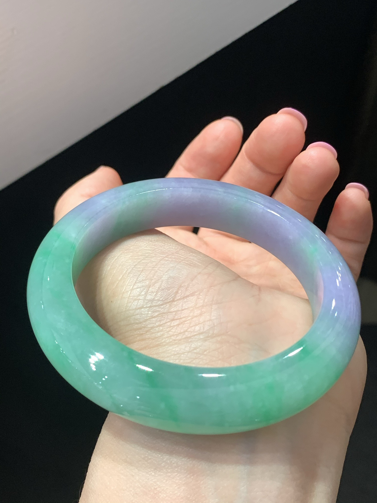 尺寸56.5/13.1/9.9，春彩手镯
水润细腻 色艳 上手好看