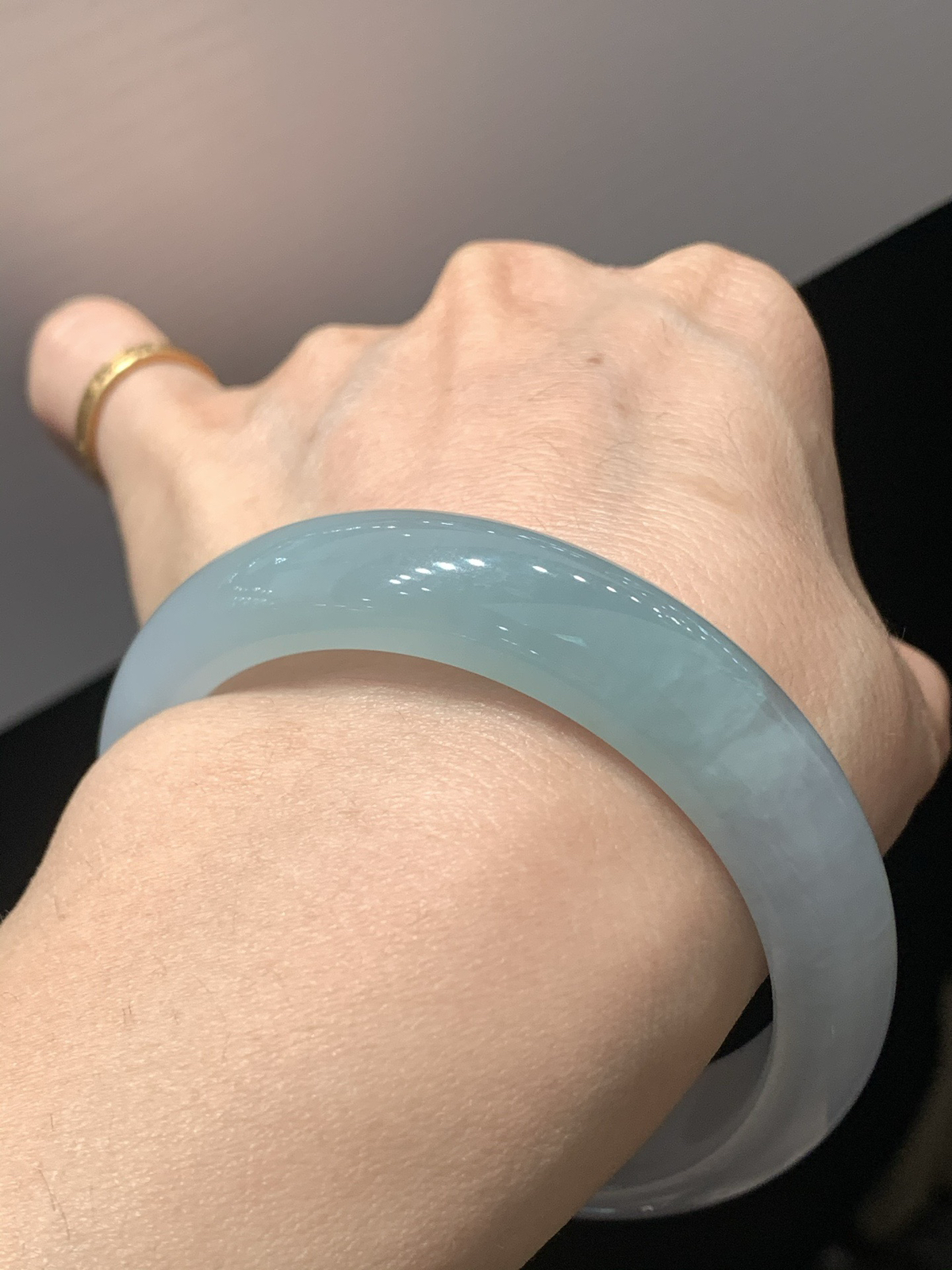 尺寸55.6/13.4/8.1，糯种手镯
水润清爽