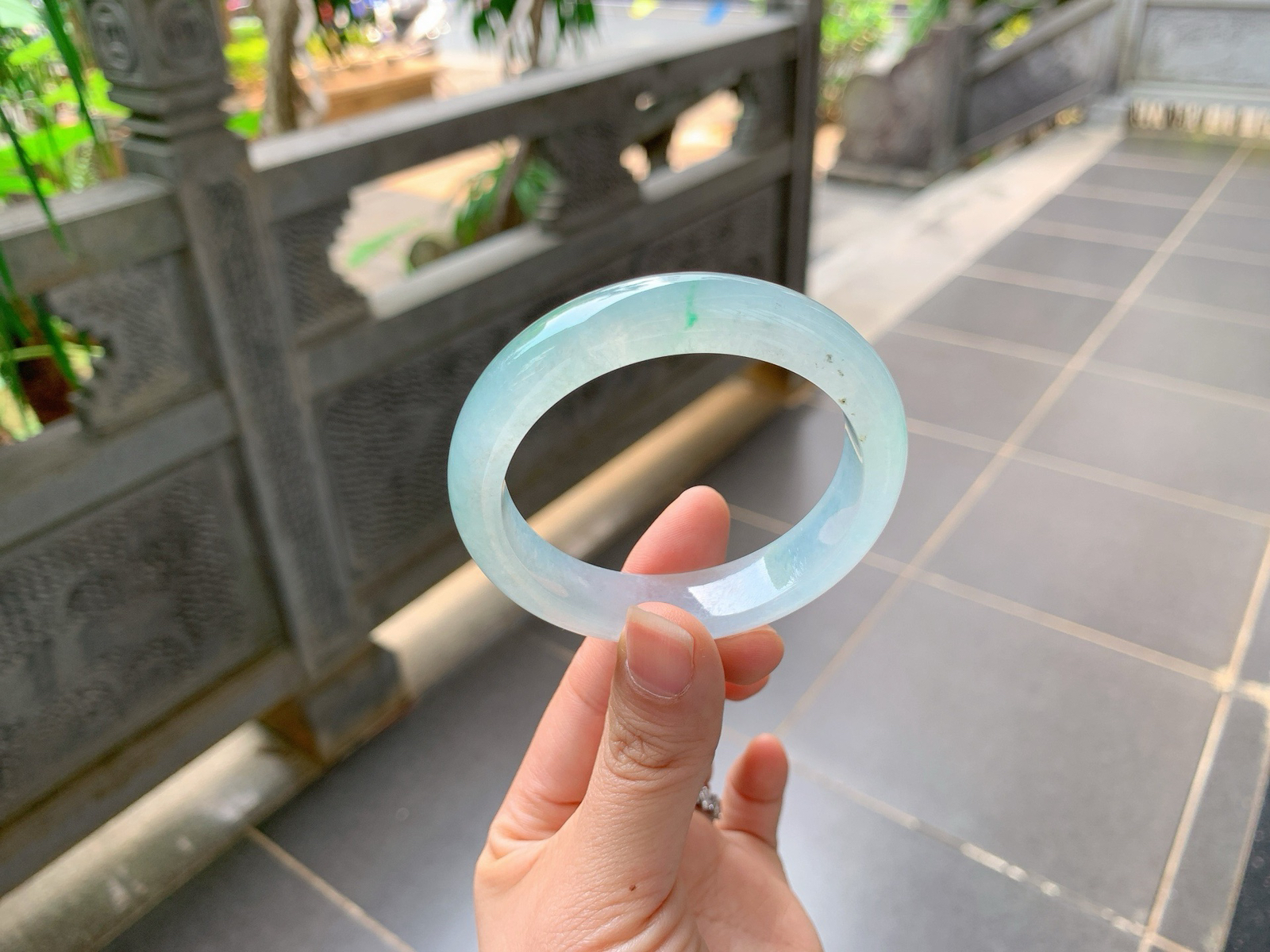 ｜51圈口
金丝绿，冰飘绿丝，拉满，小手来，有点矿点性价比很高