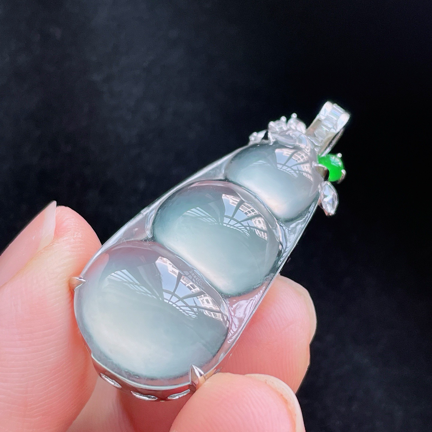 18K 冰种·福豆

裸30.2-16-5.2