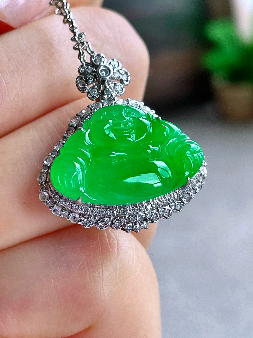 【镶嵌】高冰阳绿佛公吊坠  
【说明】18k金镶嵌 完美 性价比高  
【整体】27-24-10.6