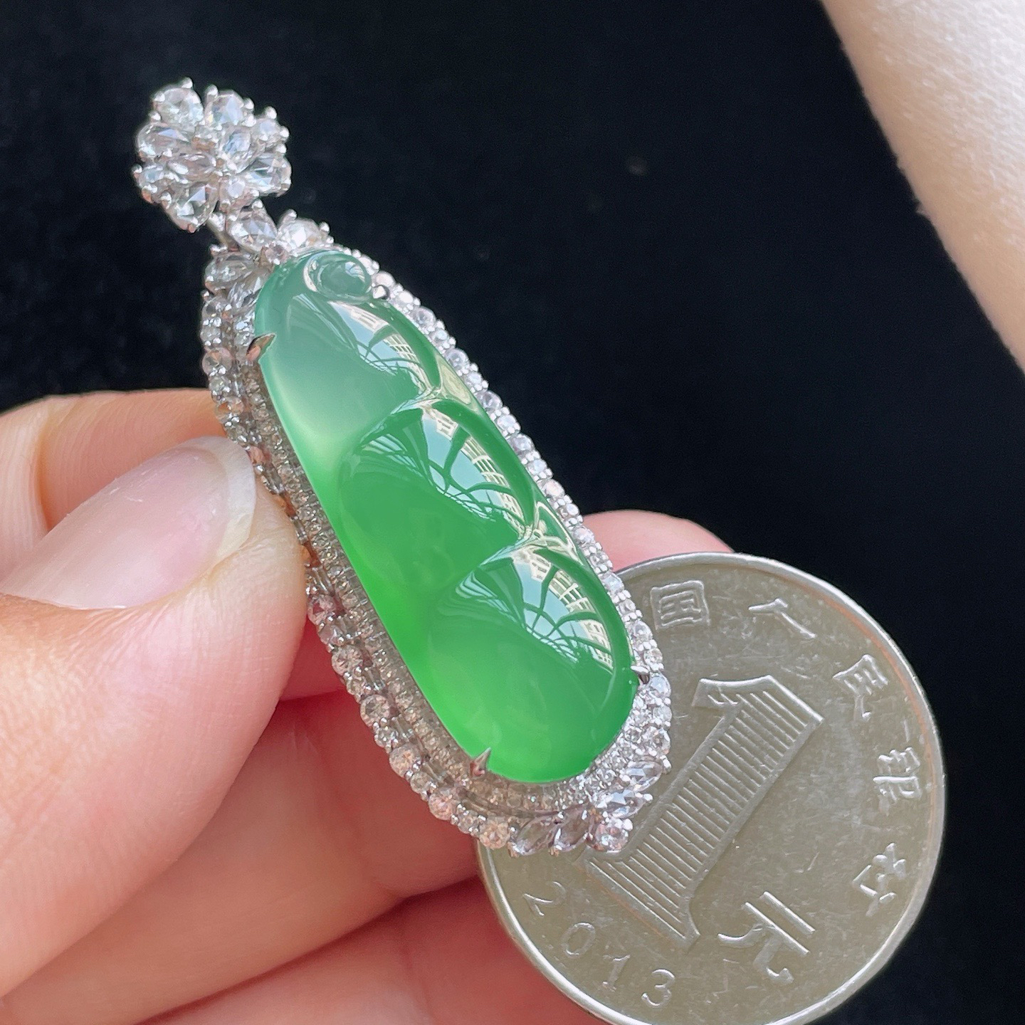 18K 满色甜绿·福豆

整44.8-14.6-11
裸28.9-10.3-4.5