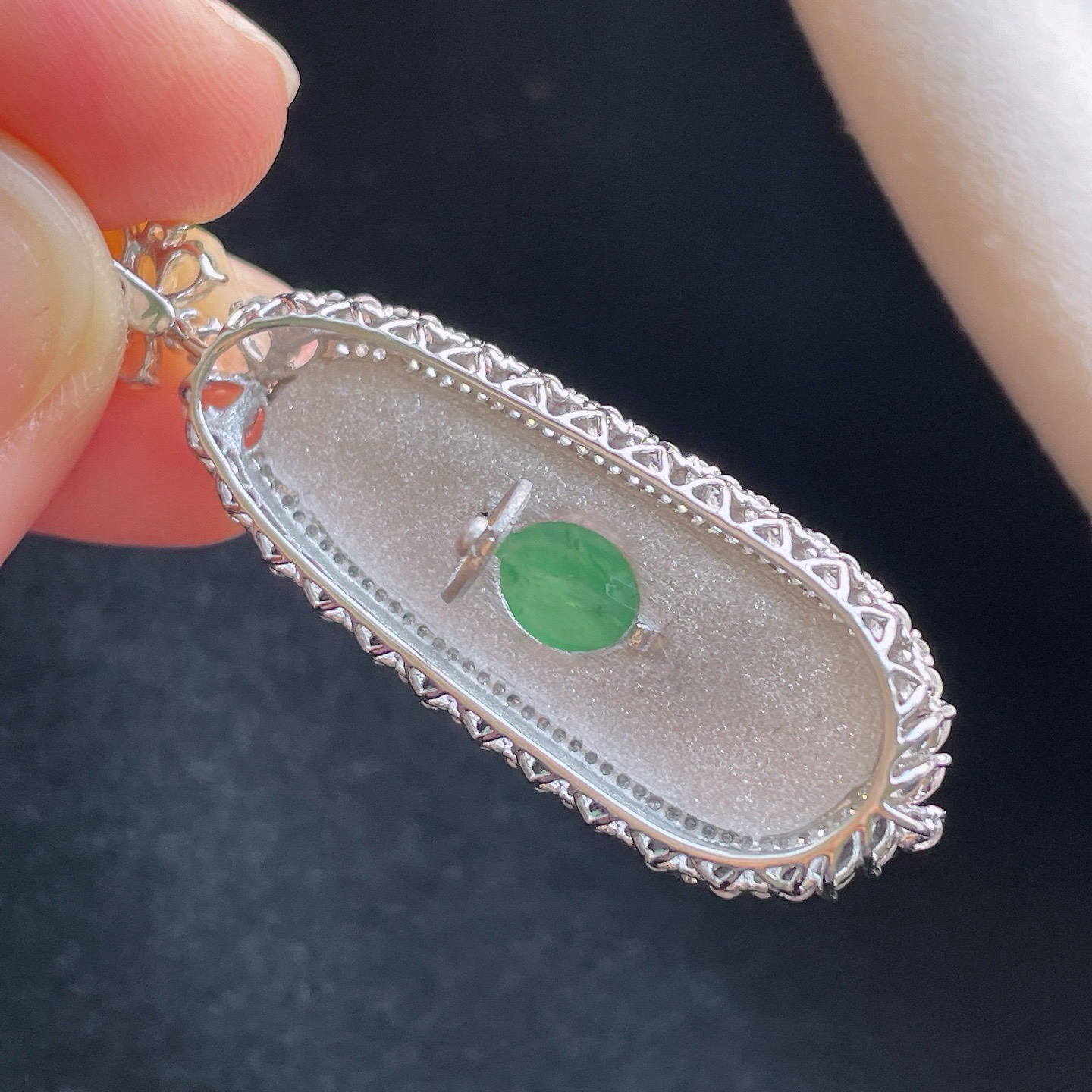 18K 满色甜绿·福豆

整44.8-14.6-11
裸28.9-10.3-4.5