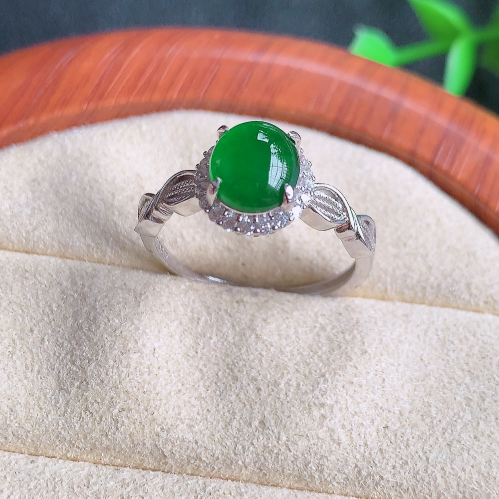 冰润满绿精美环形翡翠戒指  玉质细腻  冰清玉润  飘花灵动  颜色漂亮  W502.25  内径尺
